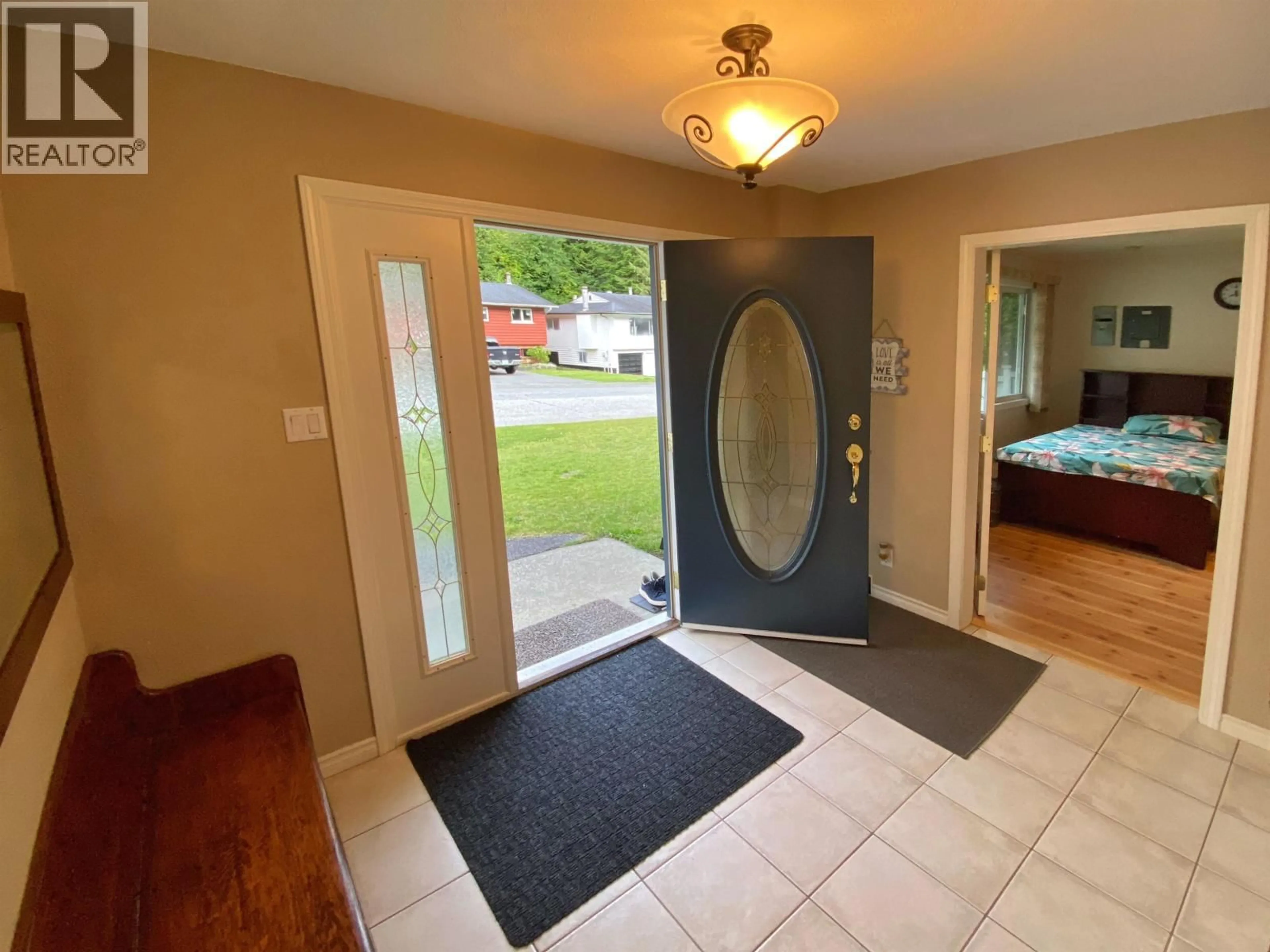 Indoor entryway for 1824 KOOTENAY AVENUE, Prince Rupert British Columbia V8J4B2