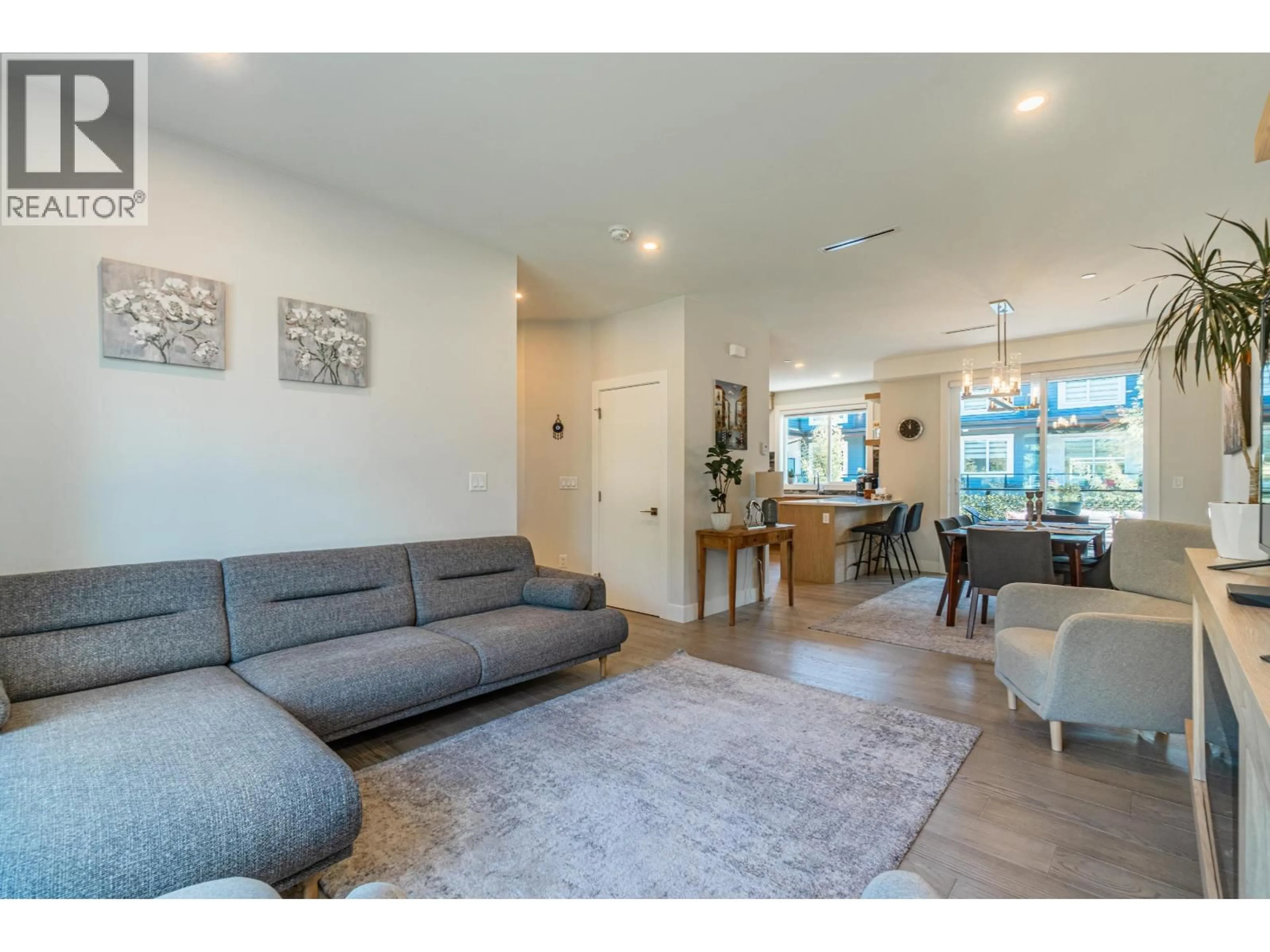 Living room with furniture, unknown for 11 - 933 PREMIER STREET, North Vancouver British Columbia V7J0E4