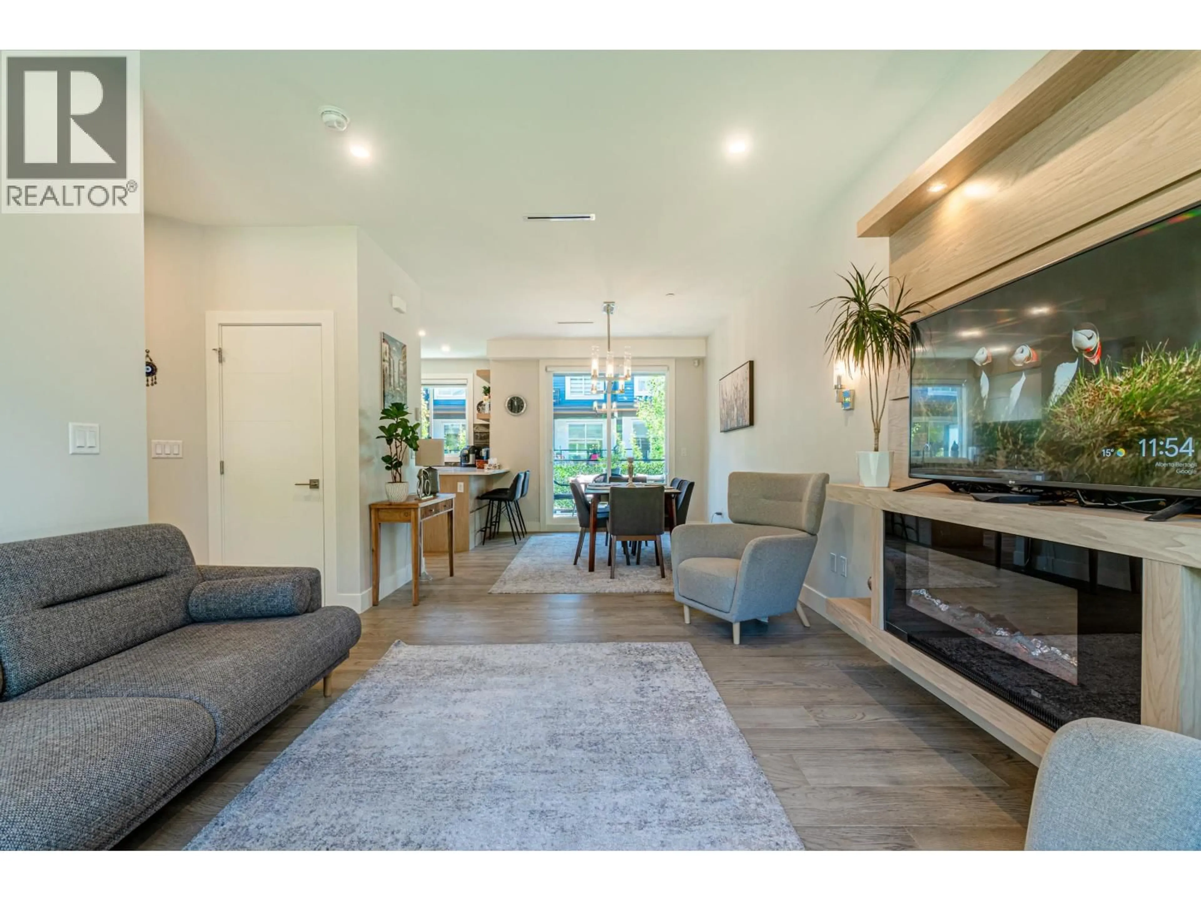 Living room with furniture, unknown for 11 - 933 PREMIER STREET, North Vancouver British Columbia V7J0E4