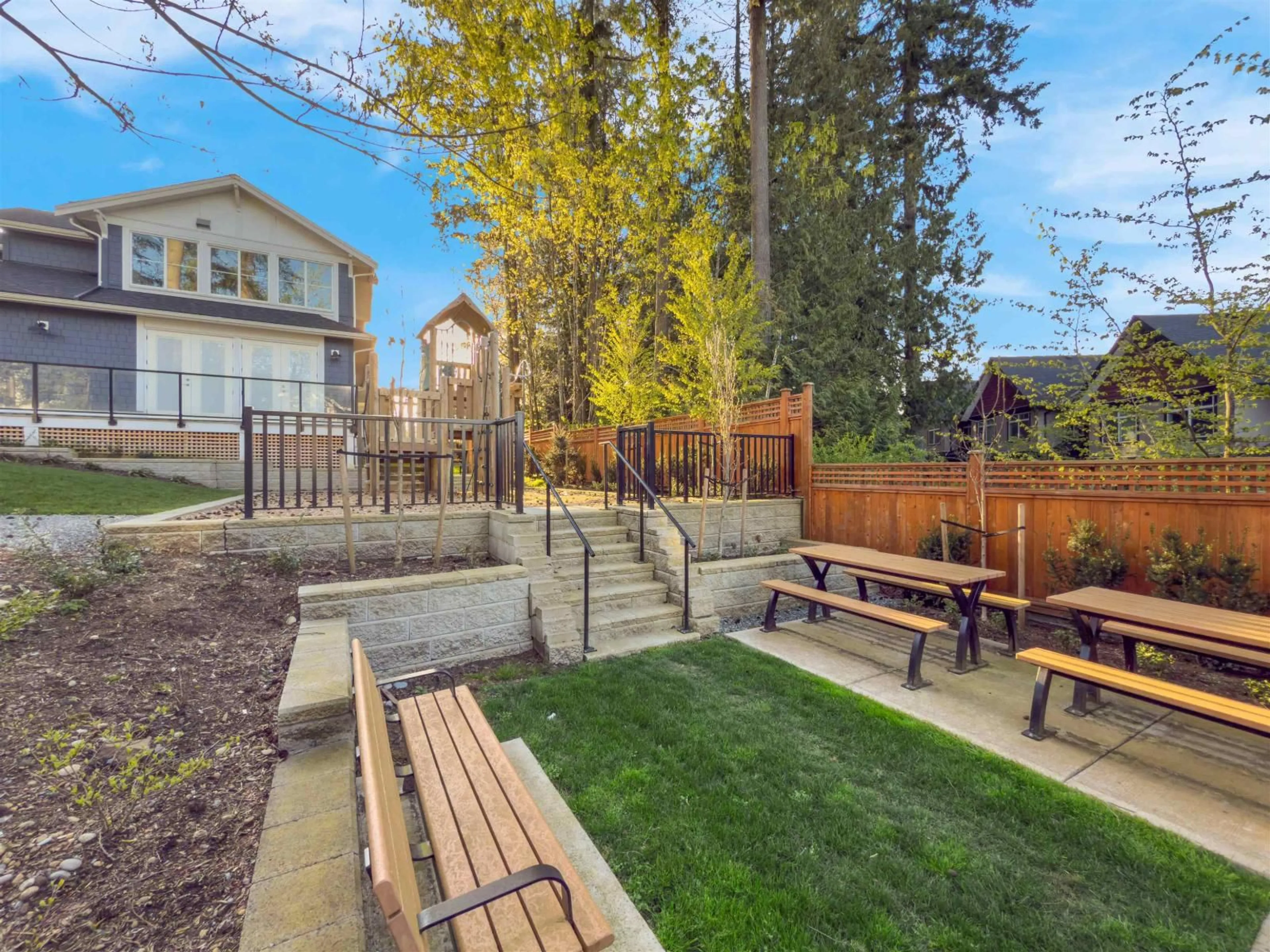 Patio, mountain view for 16 - 14355 62, Surrey British Columbia V3X0K6