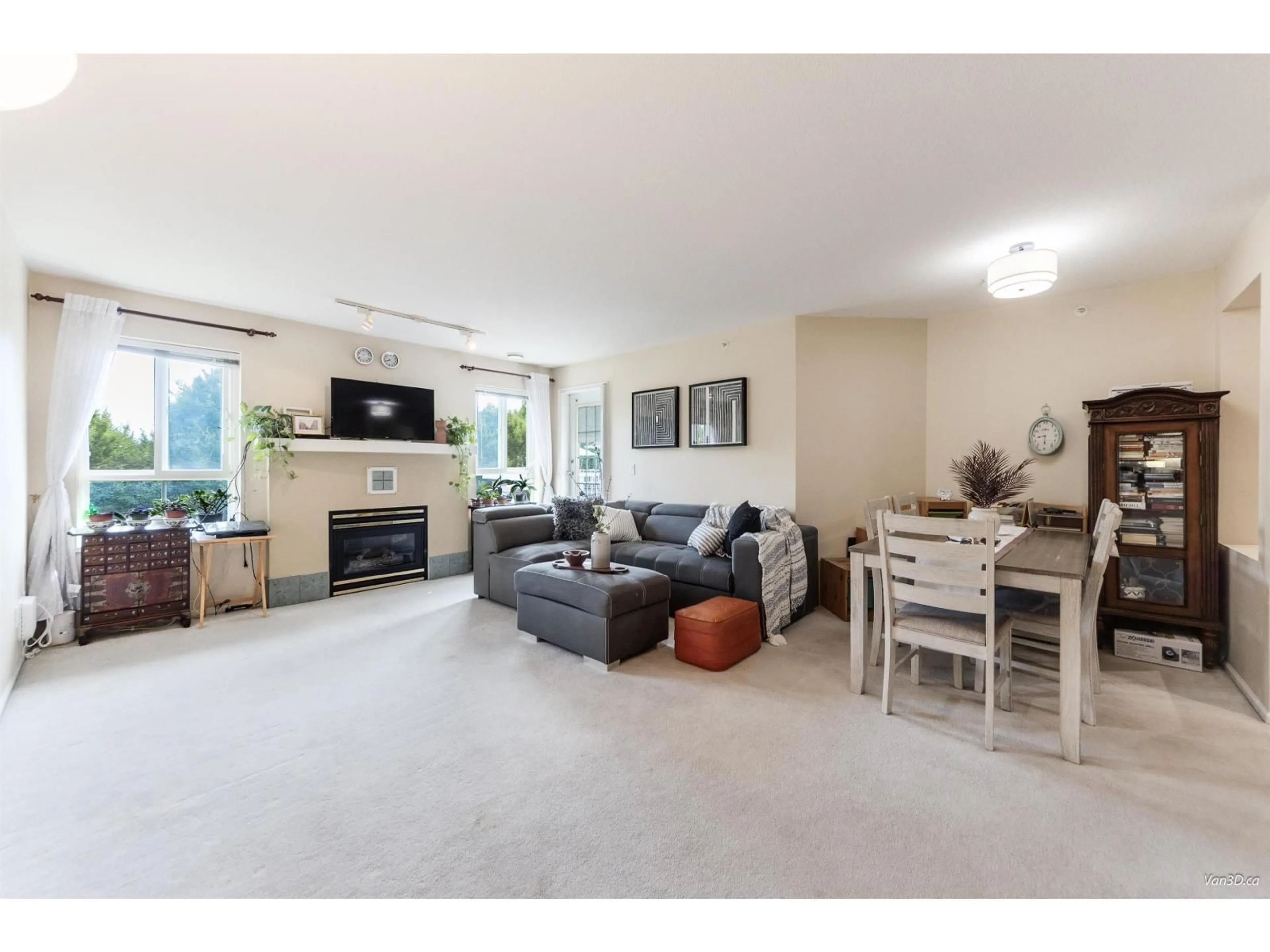 Living room with furniture, unknown for 318 - 19750 64, Langley British Columbia V2Y2T1
