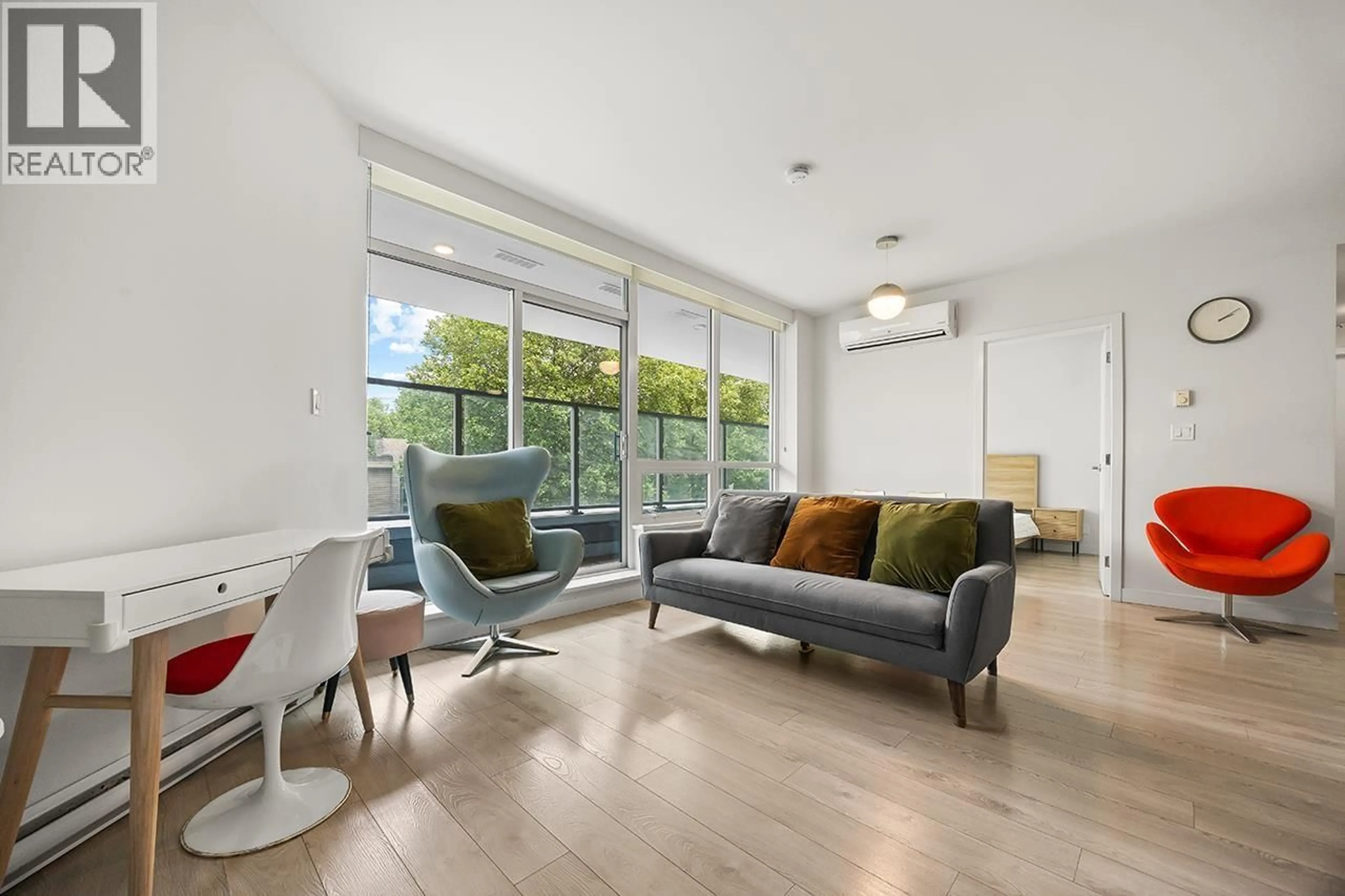 Living room with furniture, unknown for 520 - 5599 COONEY ROAD, Richmond British Columbia V6X0N8
