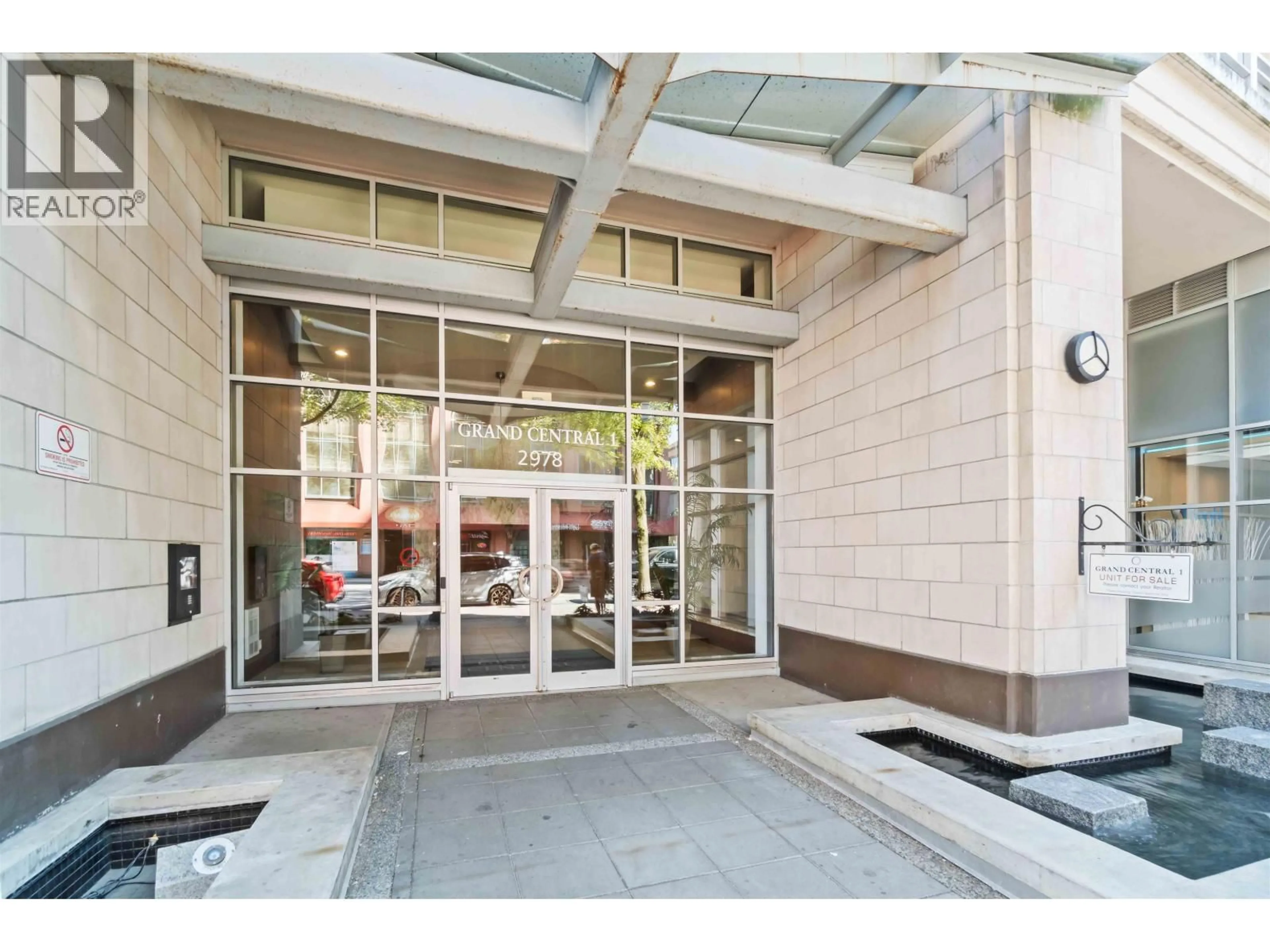 Indoor foyer for 2102 - 2978 GLEN DRIVE, Coquitlam British Columbia V3B0C3