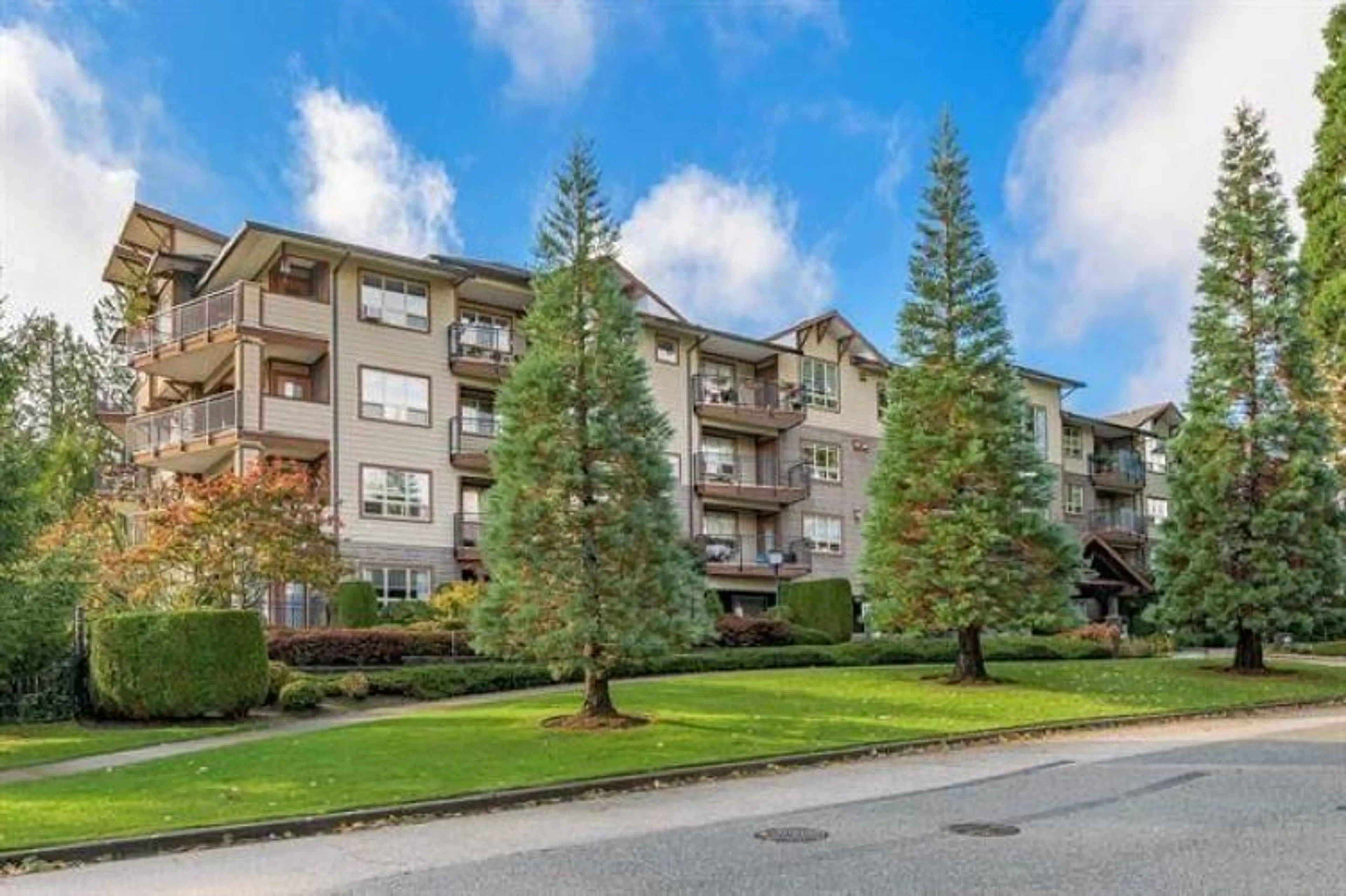 Unknown for 304 - 16068 83, Surrey British Columbia V4N0N2