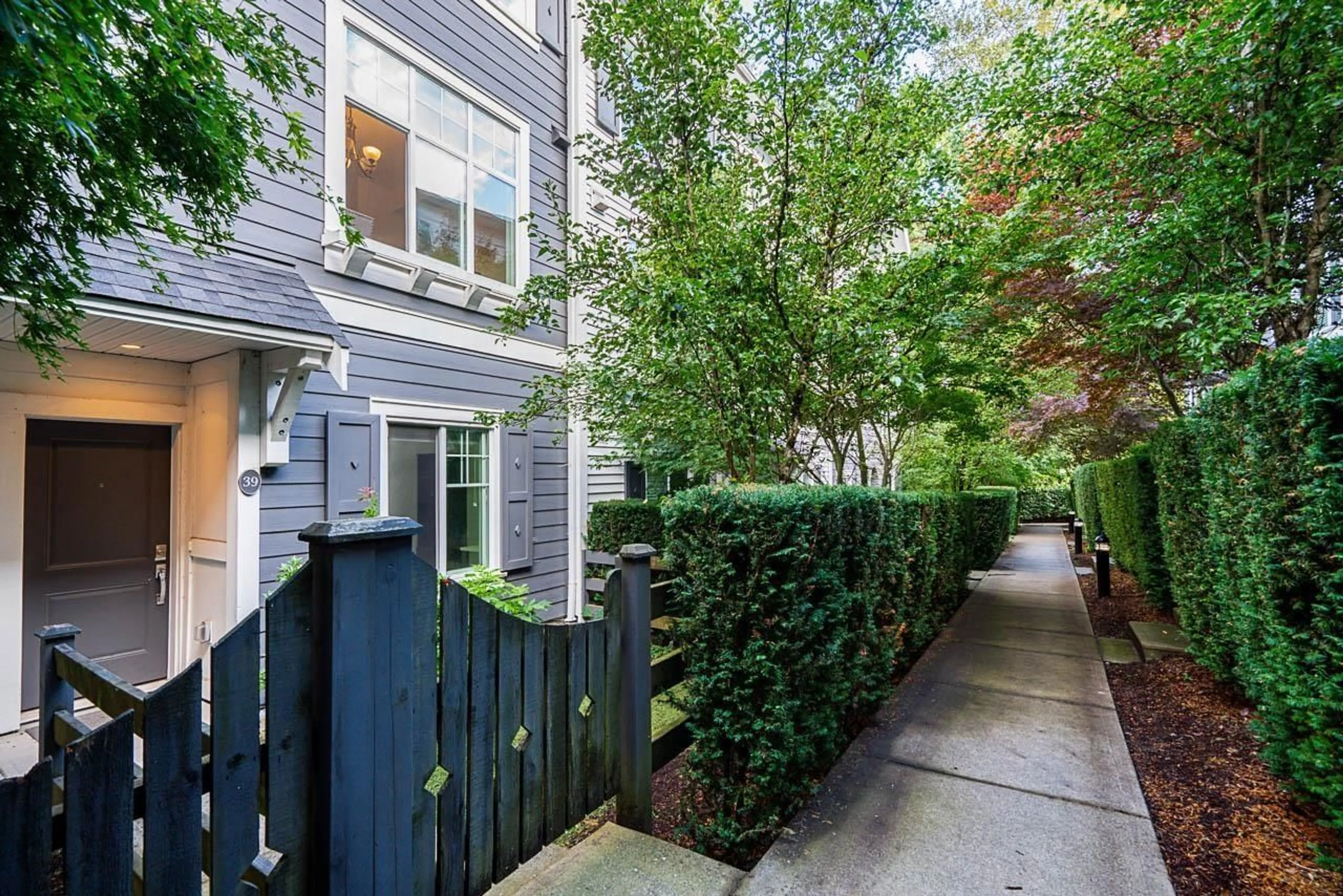 Patio, street for 39 - 15340 GUILDFORD, Surrey British Columbia V3R0C9