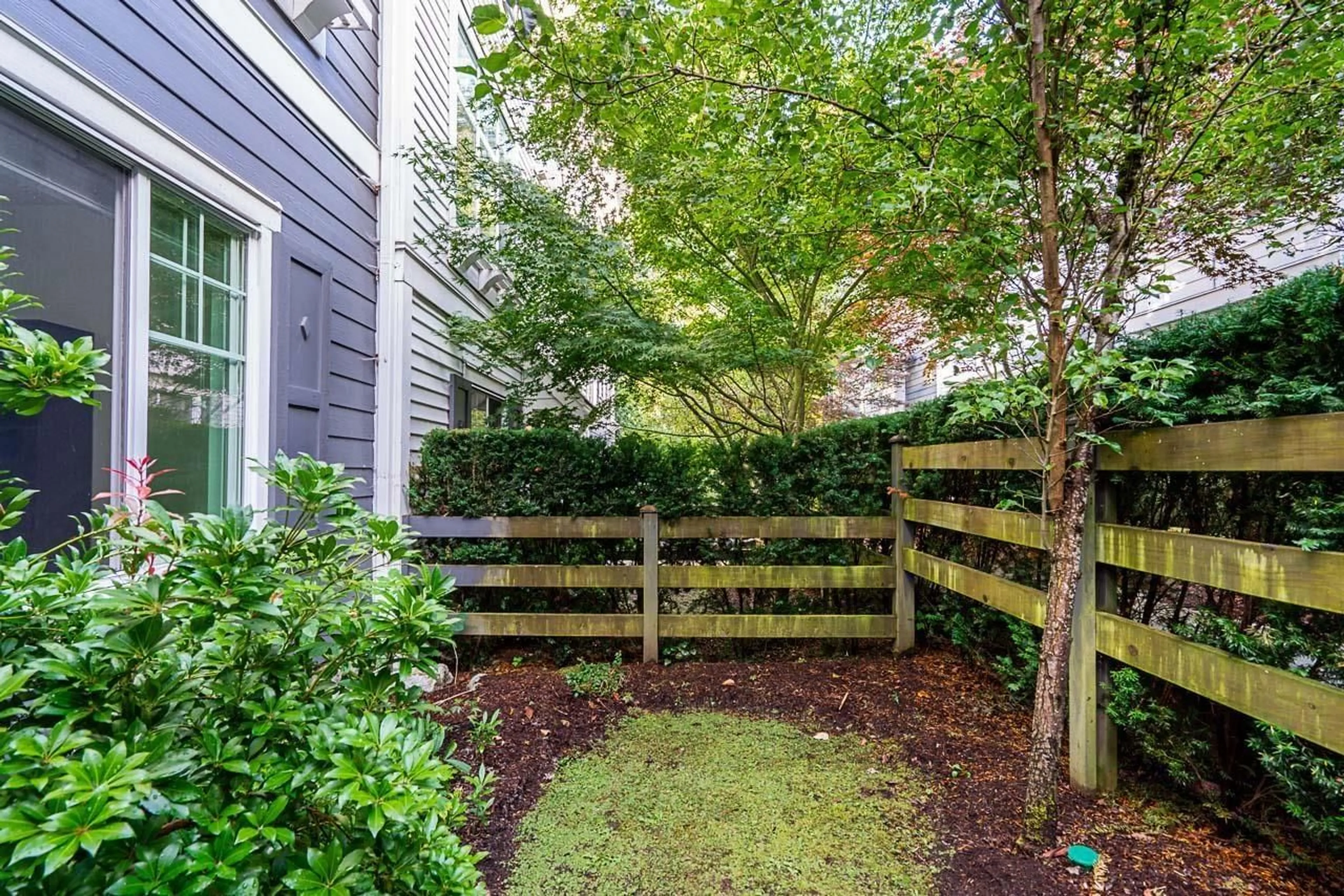 Patio, street for 39 - 15340 GUILDFORD, Surrey British Columbia V3R0C9