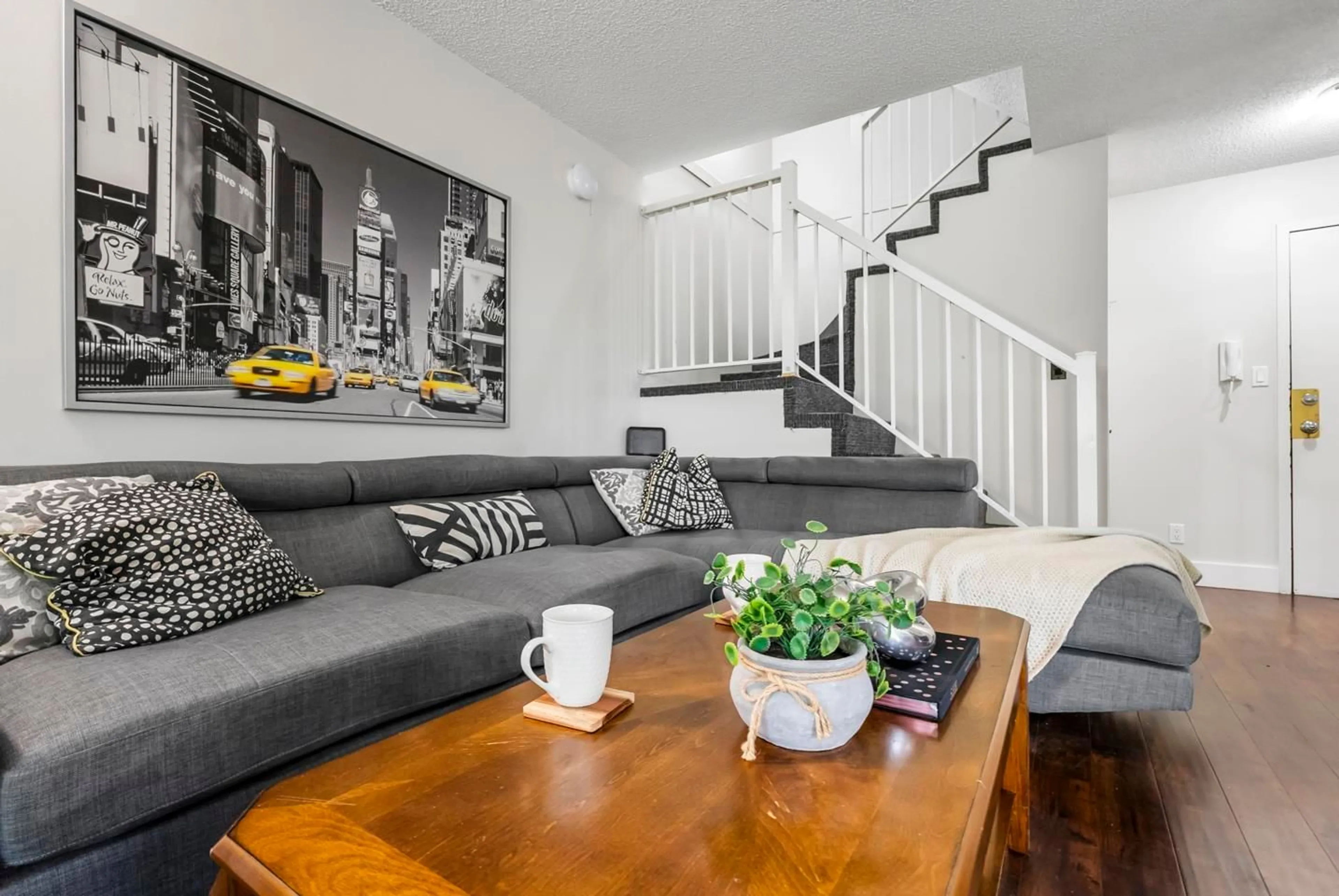 Living room with furniture, unknown for 207 - 7144 133B, Surrey British Columbia V3W8A4