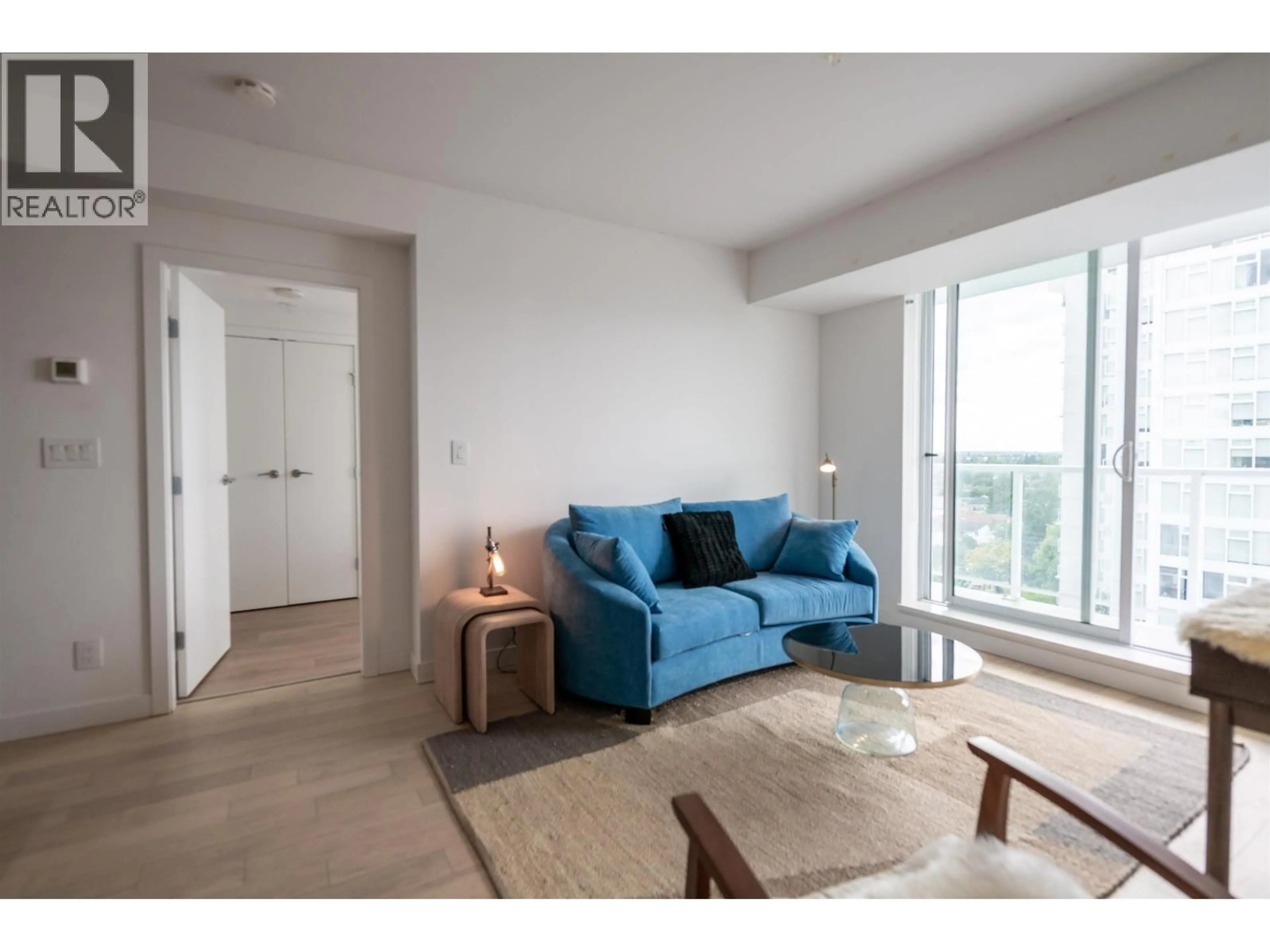 Living room with furniture, unknown for 1012 - 2220 KINGSWAY, Vancouver British Columbia V5N0G4