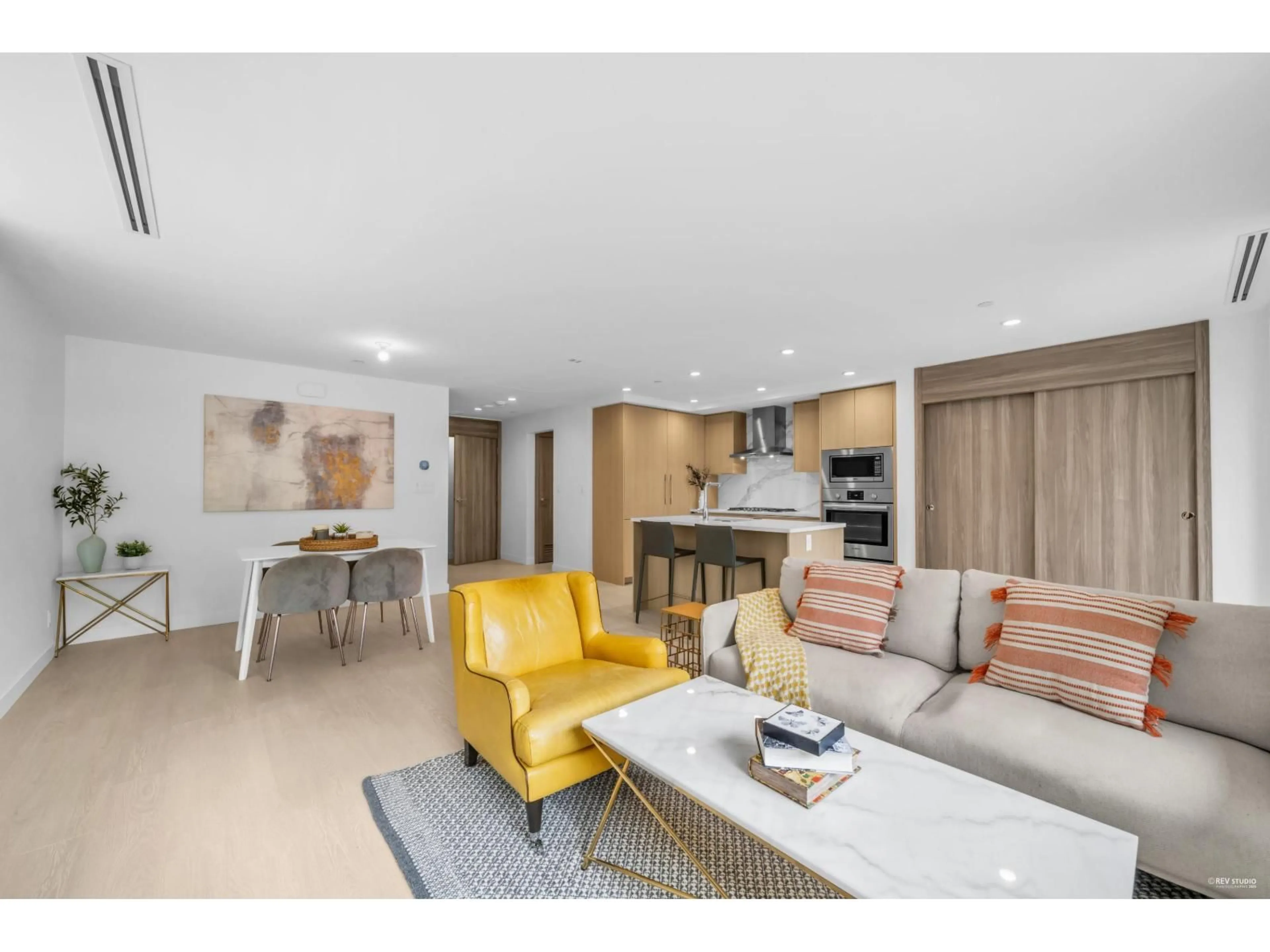 Living room with furniture, unknown for 7 - 13778 100, Surrey British Columbia V3T0V3