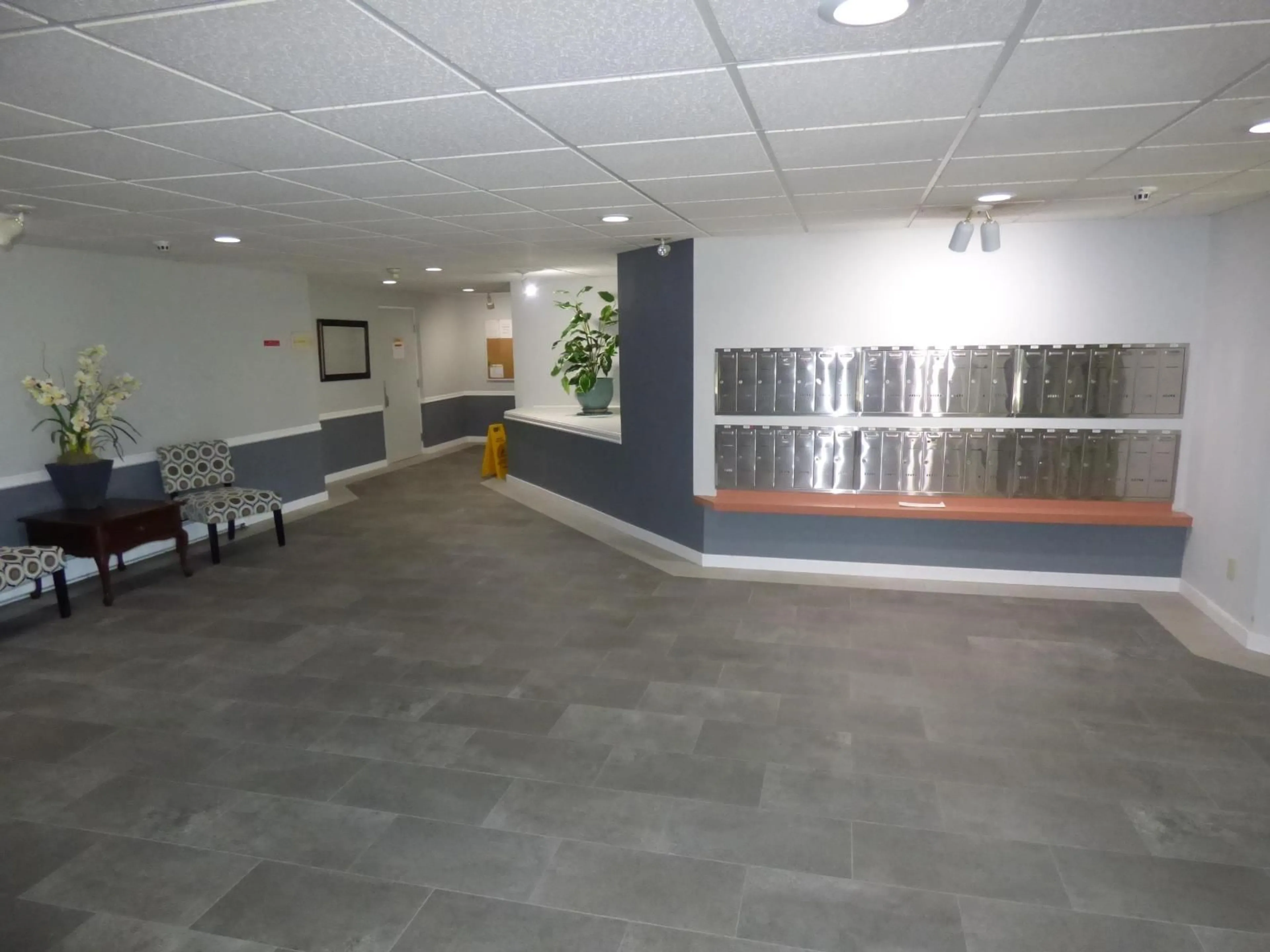 Lobby for 208 - 8725 ELM DRIVE, Chilliwack British Columbia V2P4Y3