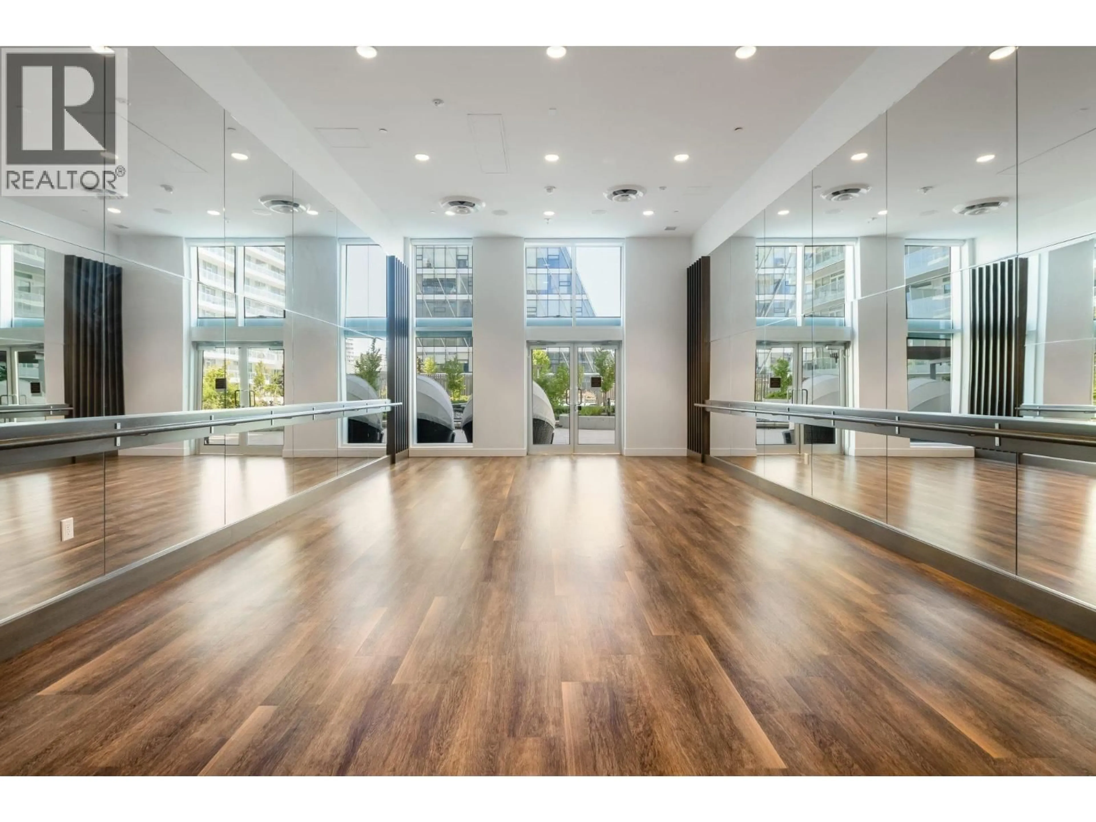 Indoor foyer for 602 - 6320 NO. 3 ROAD, Richmond British Columbia V6Y0L5