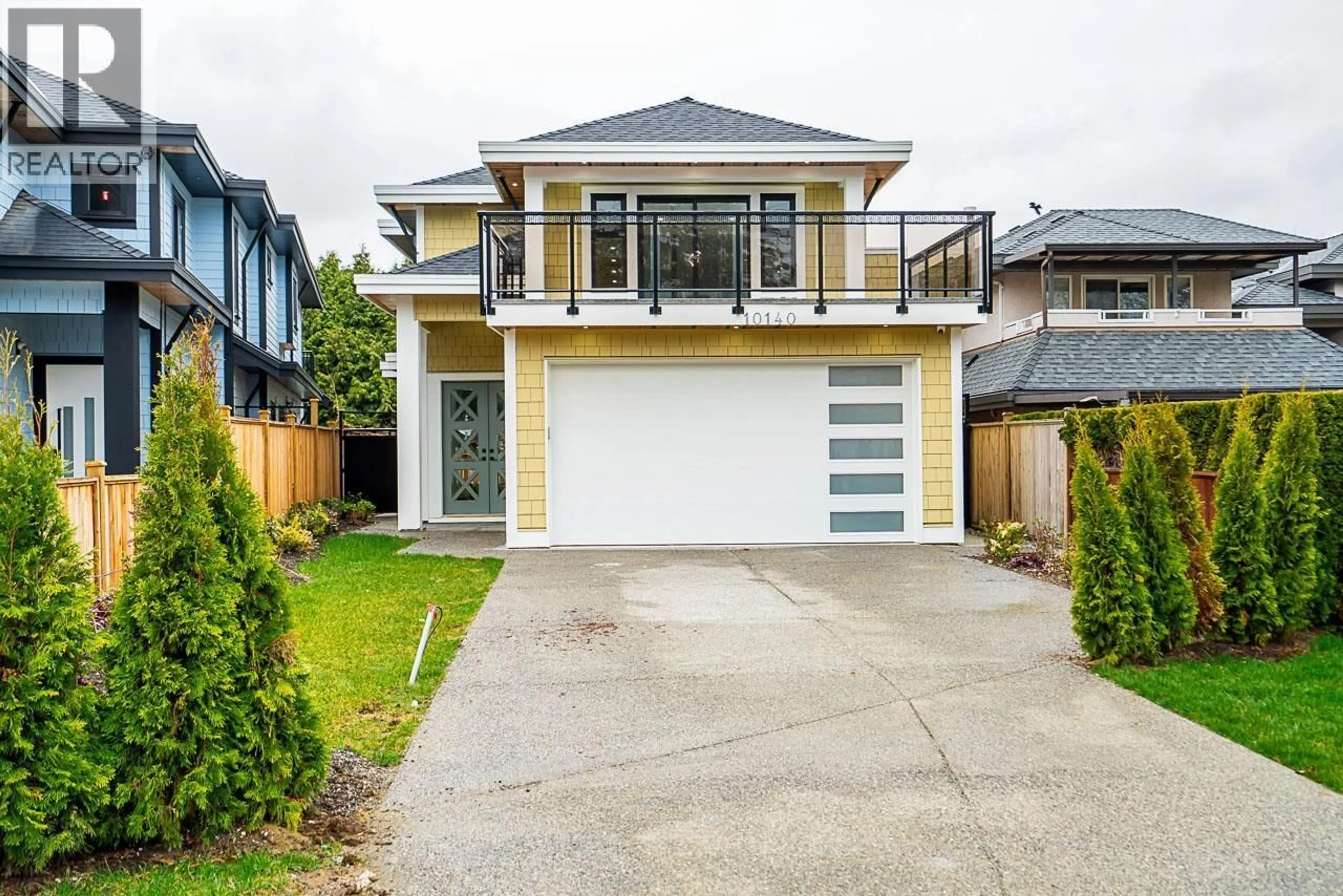 Home with vinyl exterior material, street for 10140 FINLAYSON DRIVE DRIVE, Richmond British Columbia V6X1W6