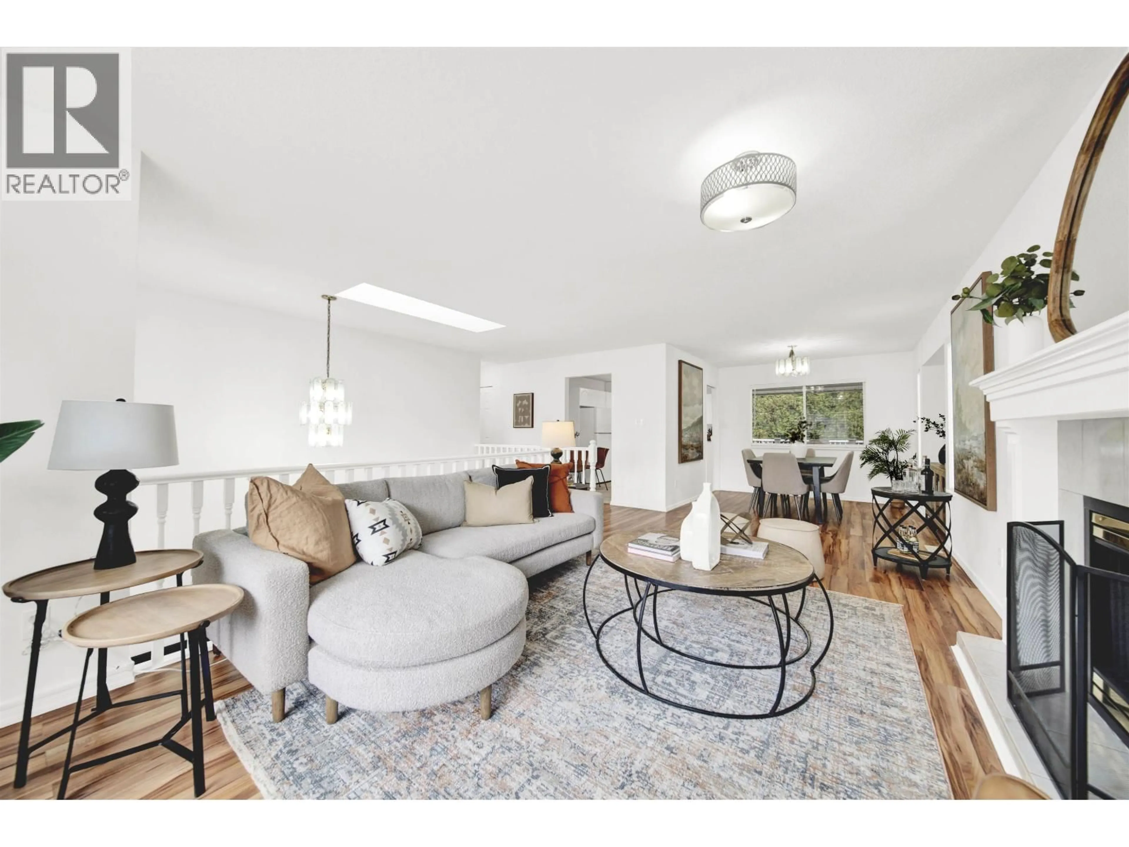 Living room with furniture, unknown for 21209 DEWDNEY TRUNK ROAD, Maple Ridge British Columbia V4N4V5
