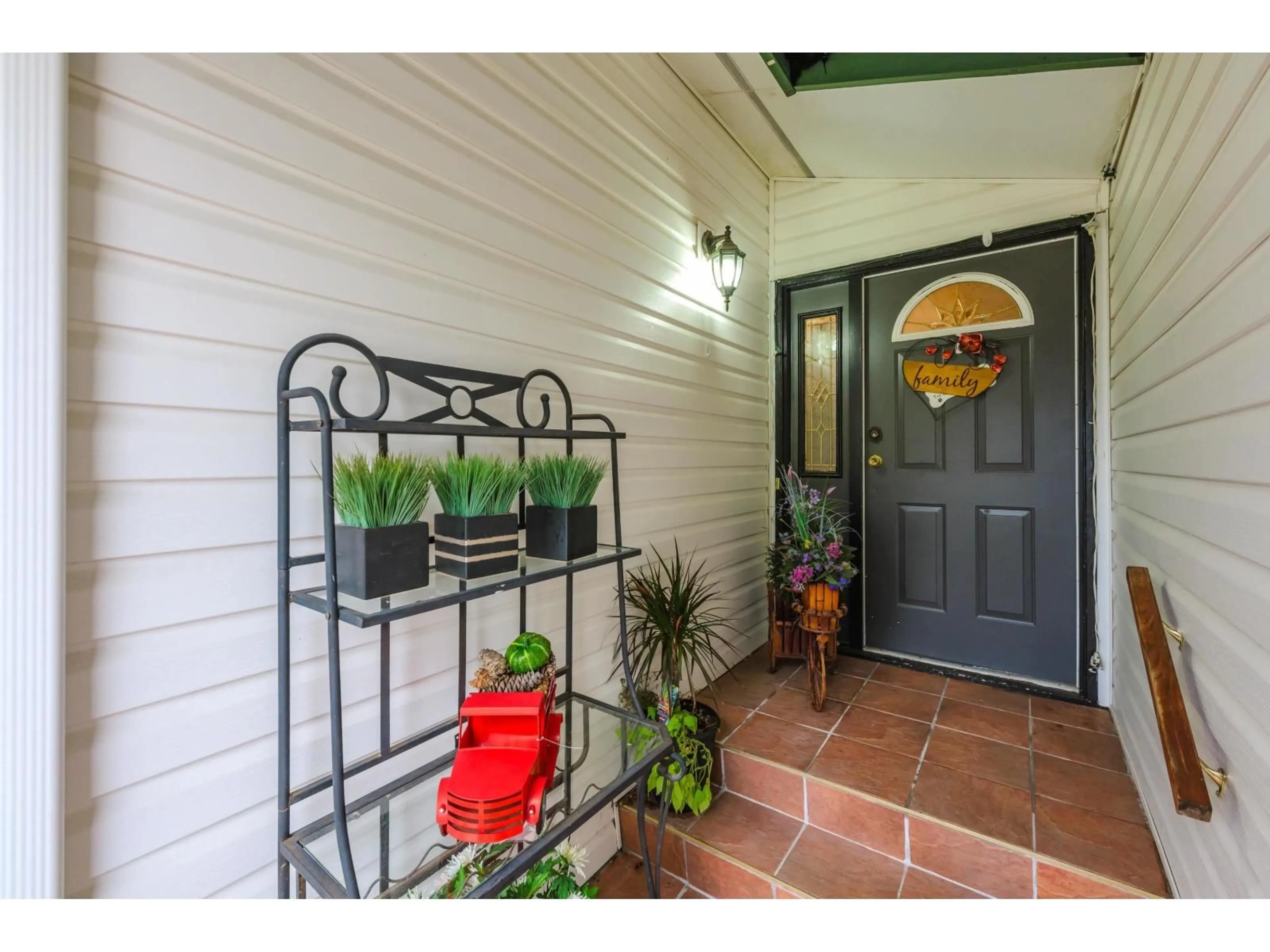 Indoor entryway for 31544 SUNNYSIDE, Abbotsford British Columbia V2T4B3