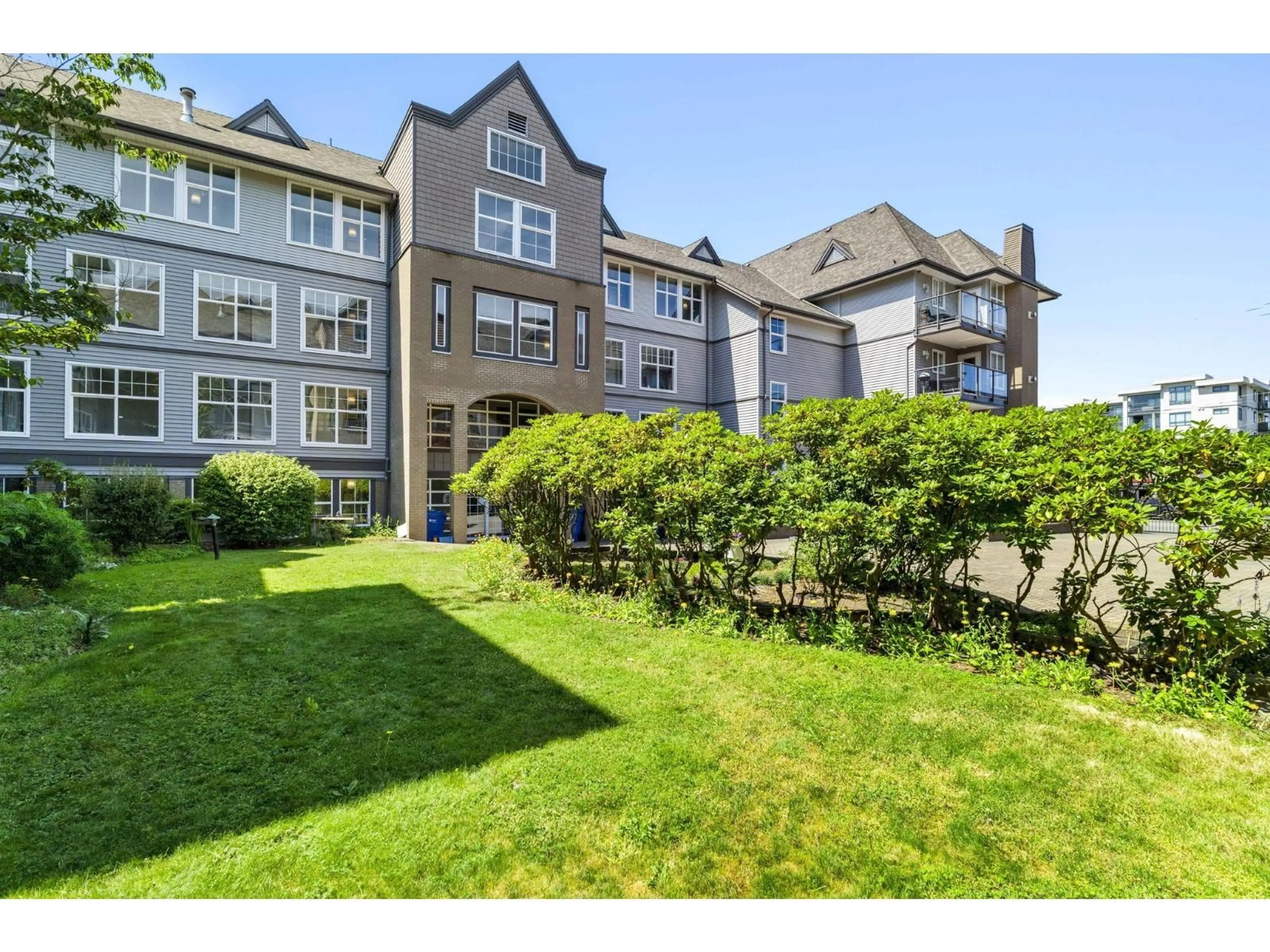 A pic from outside/outdoor area/front of a property/back of a property/a pic from drone, unknown for 217 - 20200 56, Langley British Columbia V3A8S1