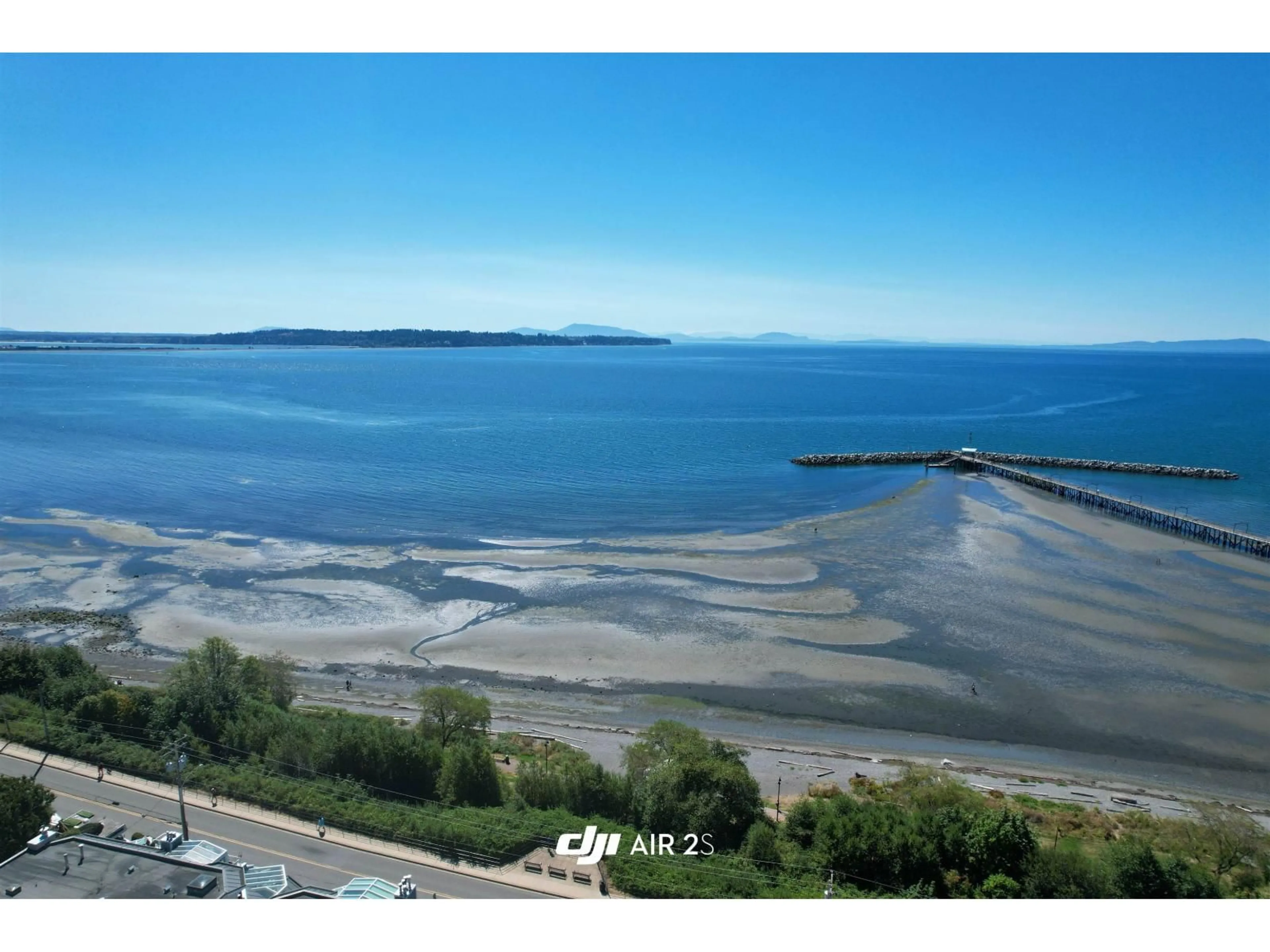 A pic from outside/outdoor area/front of a property/back of a property/a pic from drone, water/lake/river/ocean view for 15156 VICTORIA, White Rock British Columbia V4B1G3