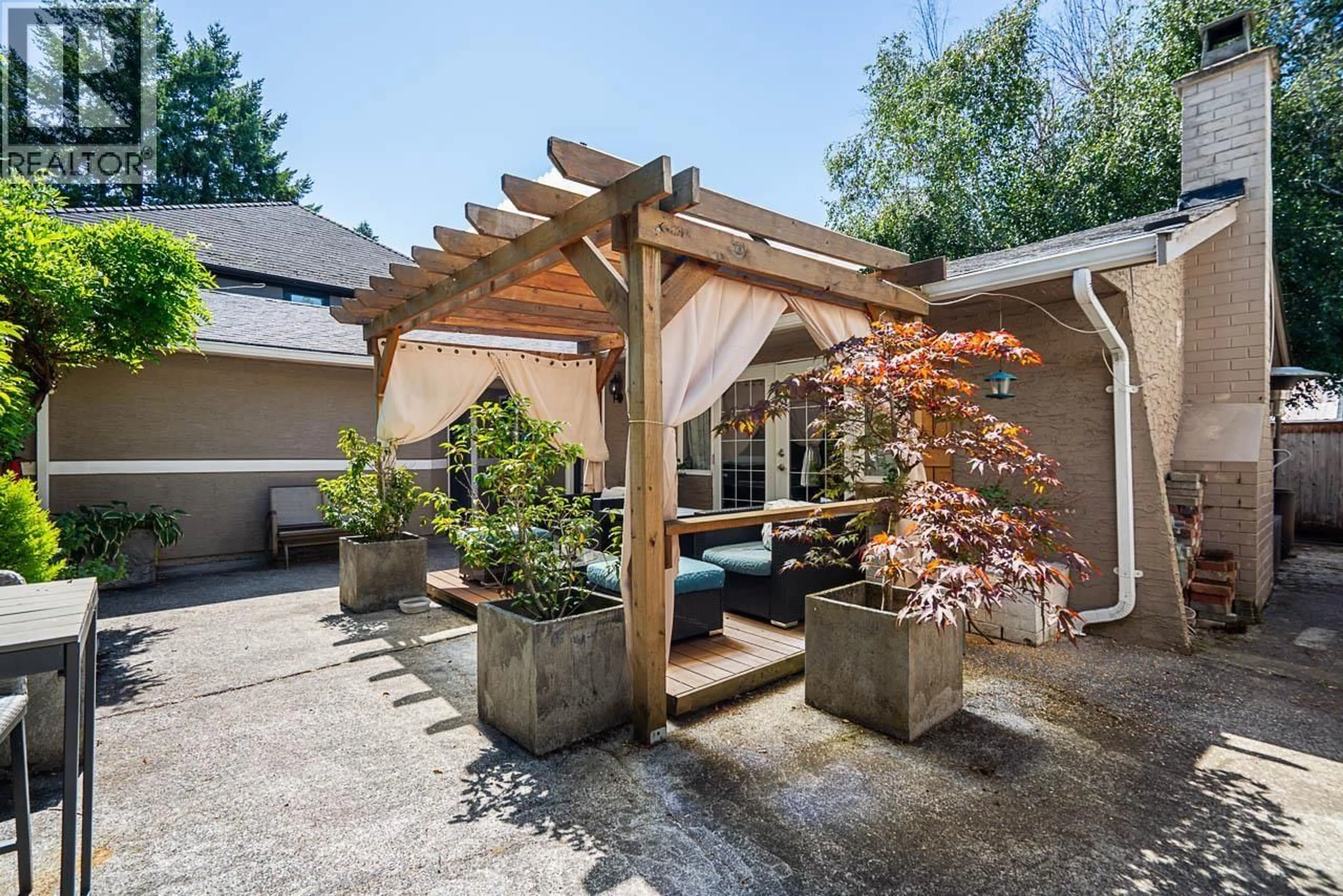 Patio, street for 173 ENGLISH BLUFF ROAD, Tsawwassen British Columbia V4M2M9