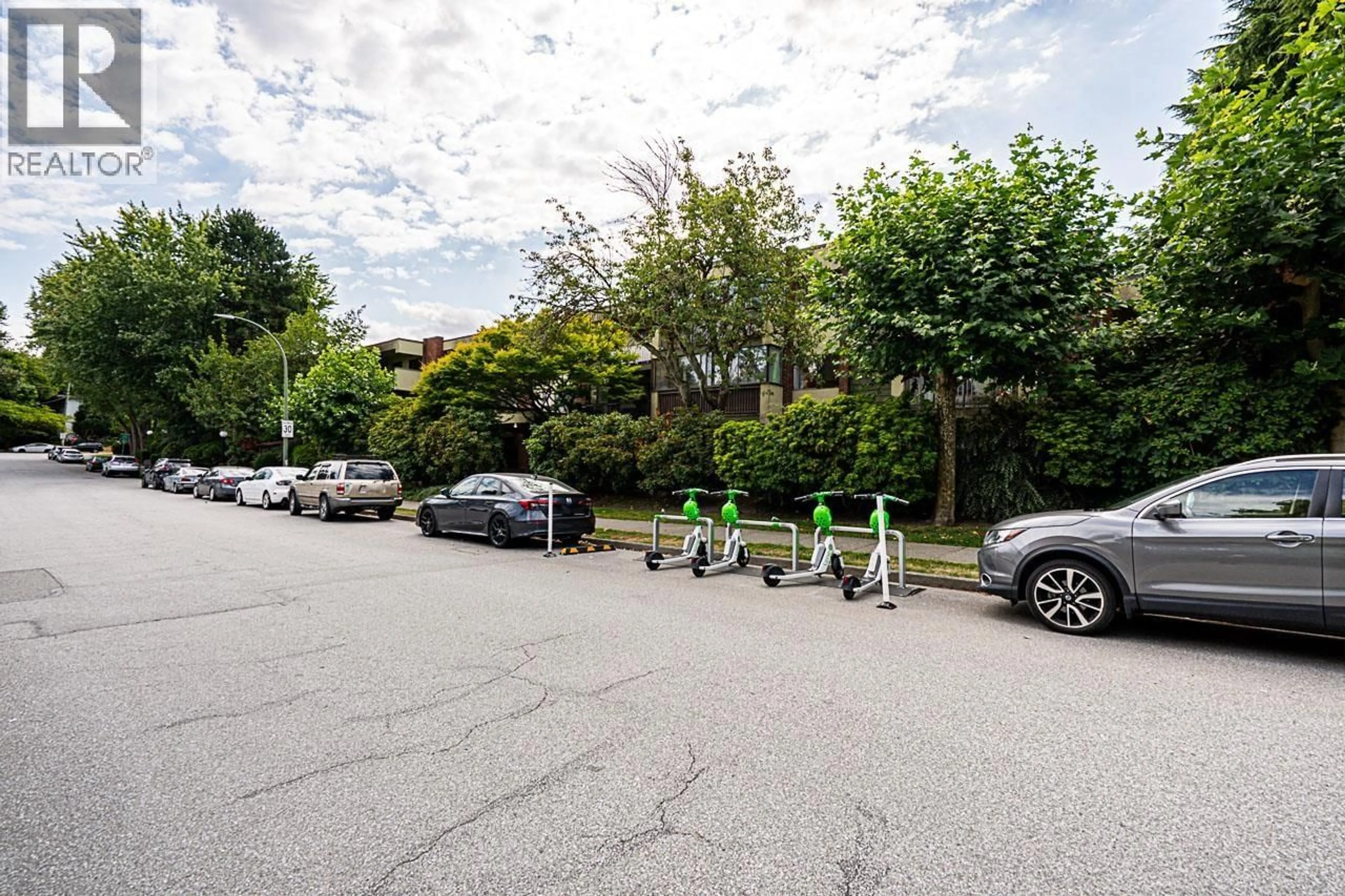 Unknown for 304 - 1420 7TH AVENUE, Vancouver British Columbia V5N1R8