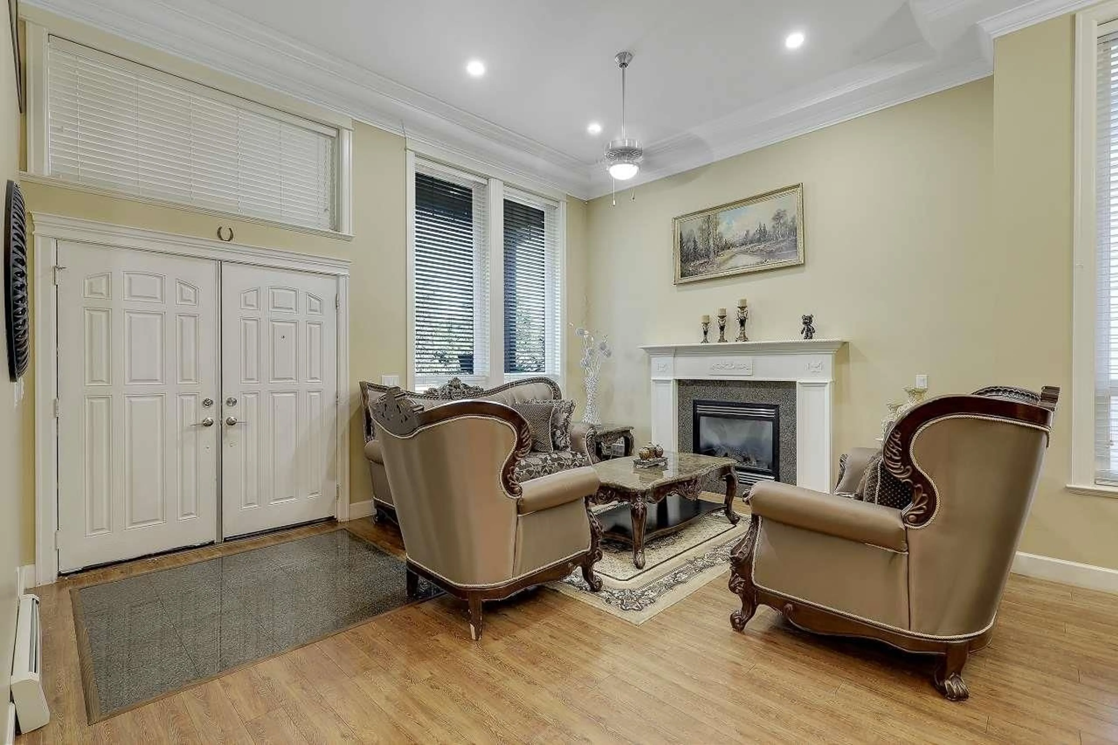 Living room with furniture, unknown for 6935 152, Surrey British Columbia V3S3L6