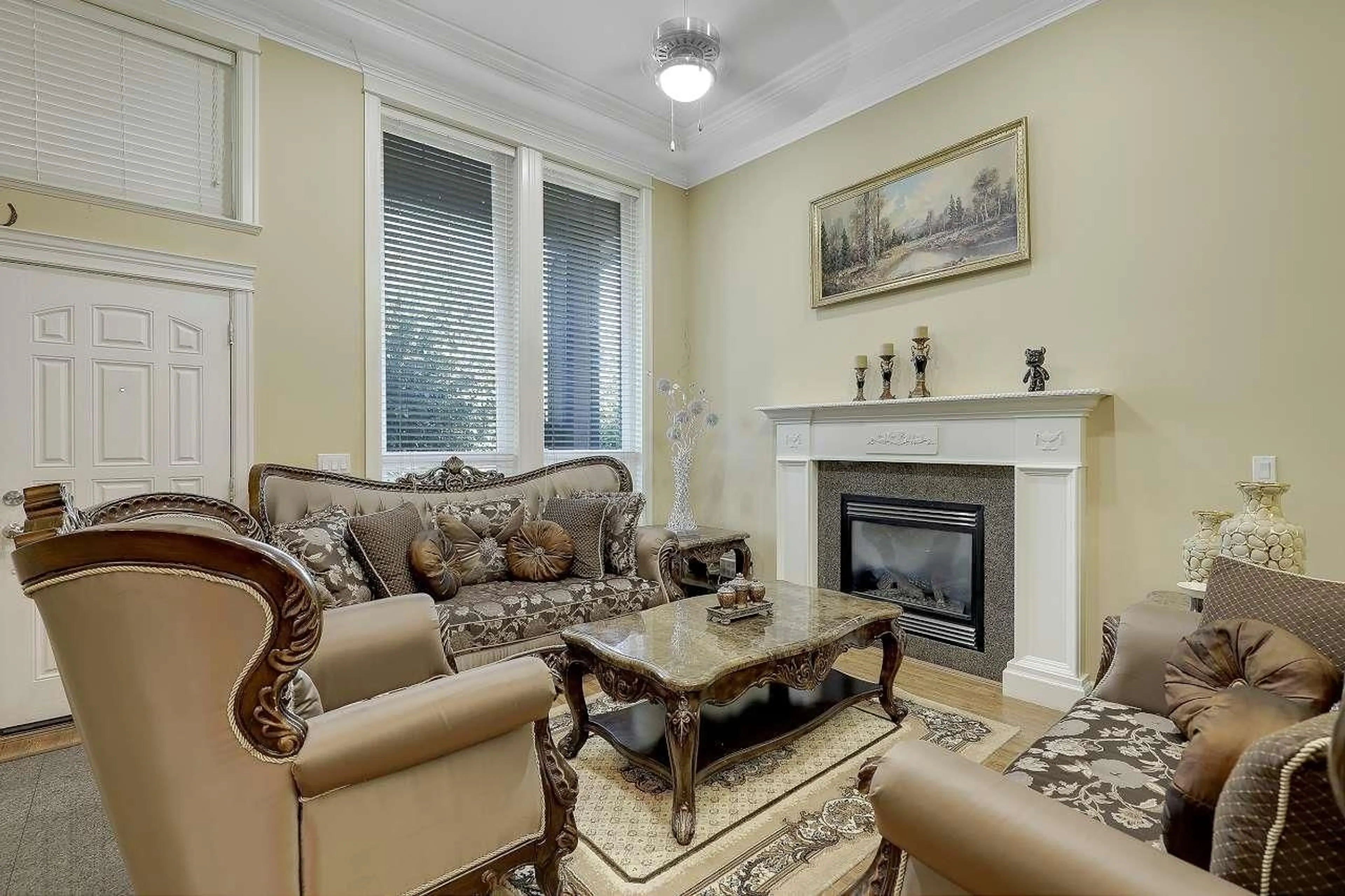 Living room with furniture, unknown for 6935 152, Surrey British Columbia V3S3L6