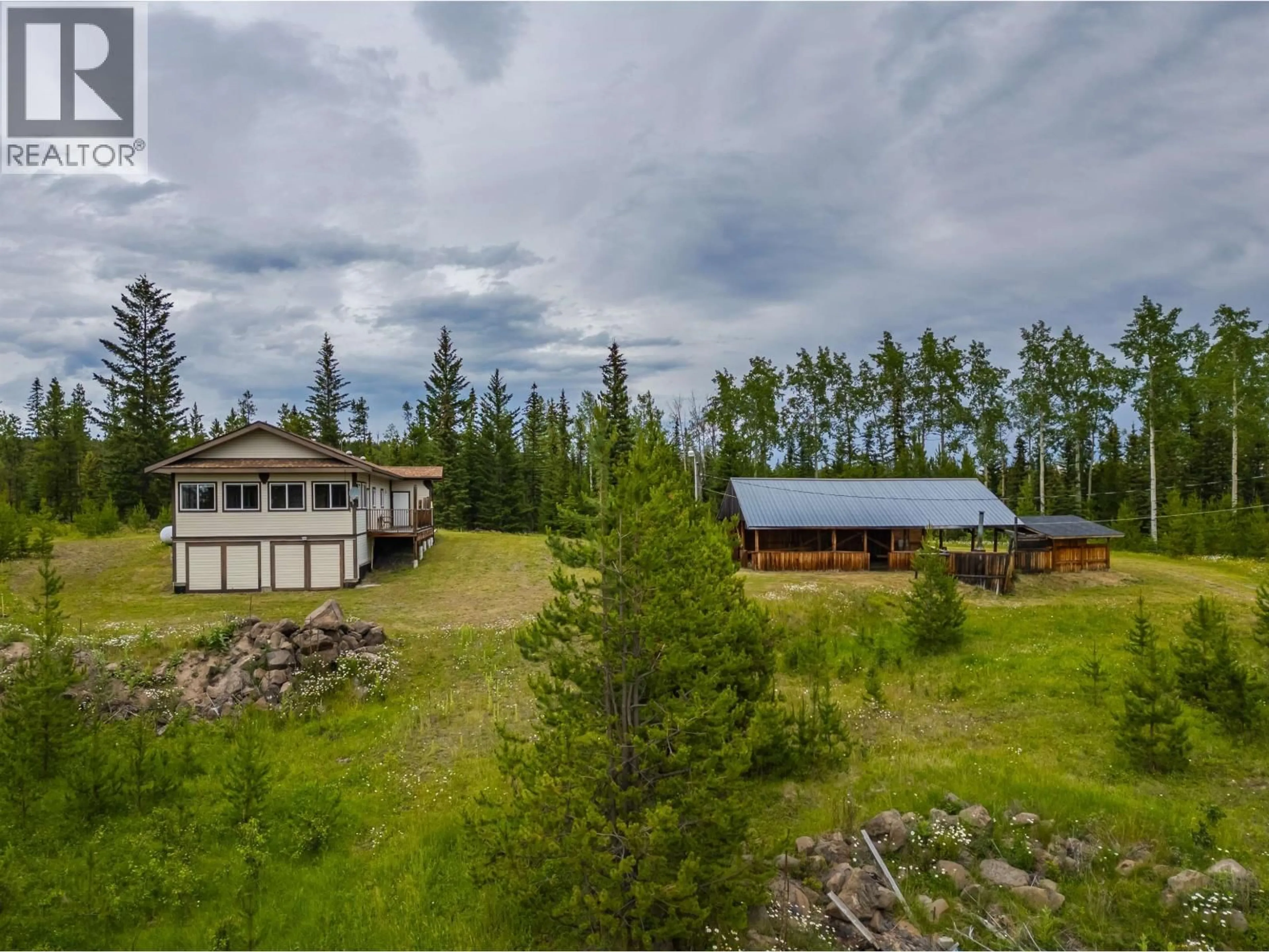 A pic from outside/outdoor area/front of a property/back of a property/a pic from drone, mountain view for 5541 LITTLE FORT 24 HIGHWAY, Lone Butte British Columbia V0K2E2