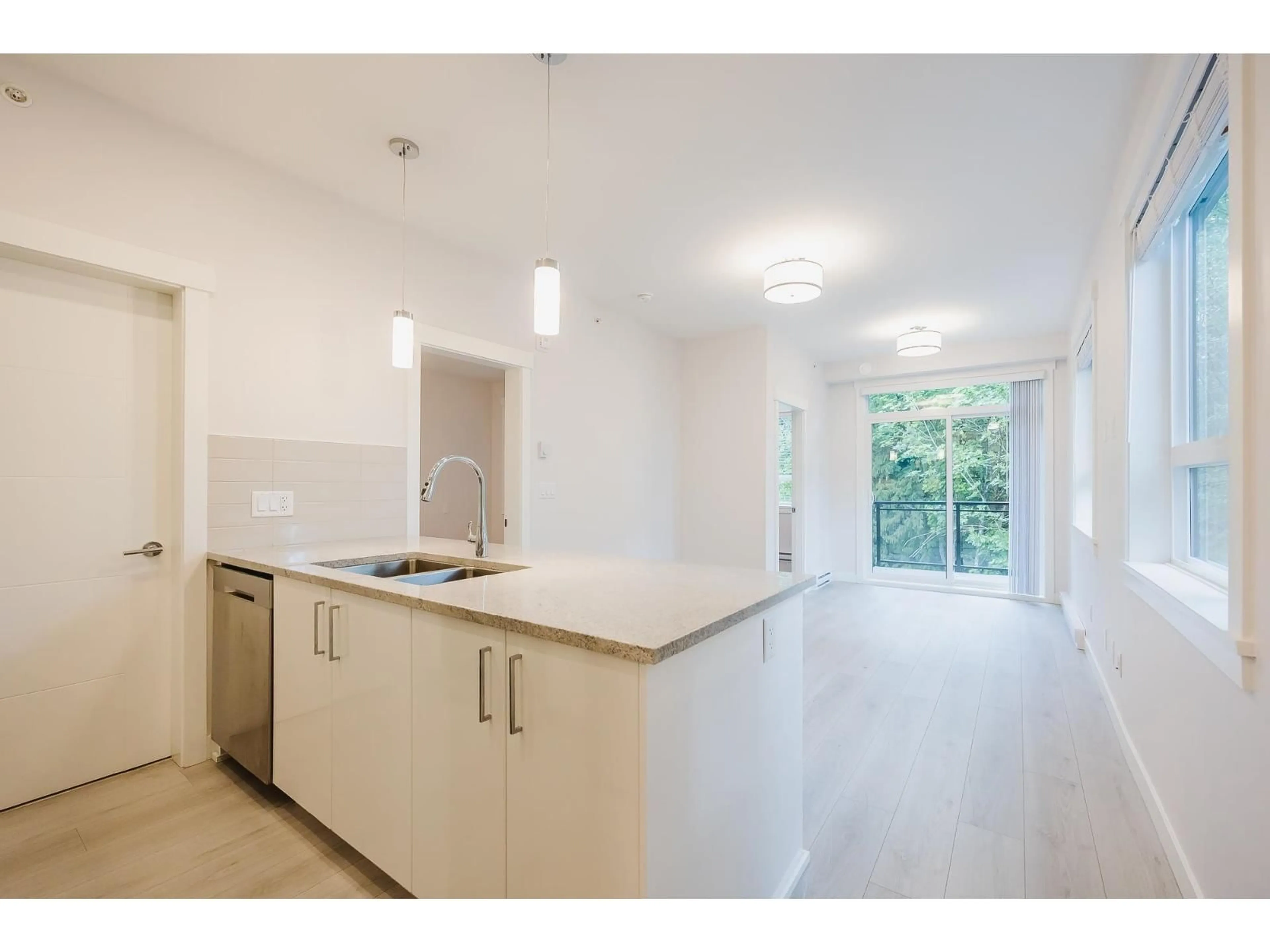 Open concept kitchen, unknown for 406 - 32690 14TH, Mission British Columbia V2V0K5