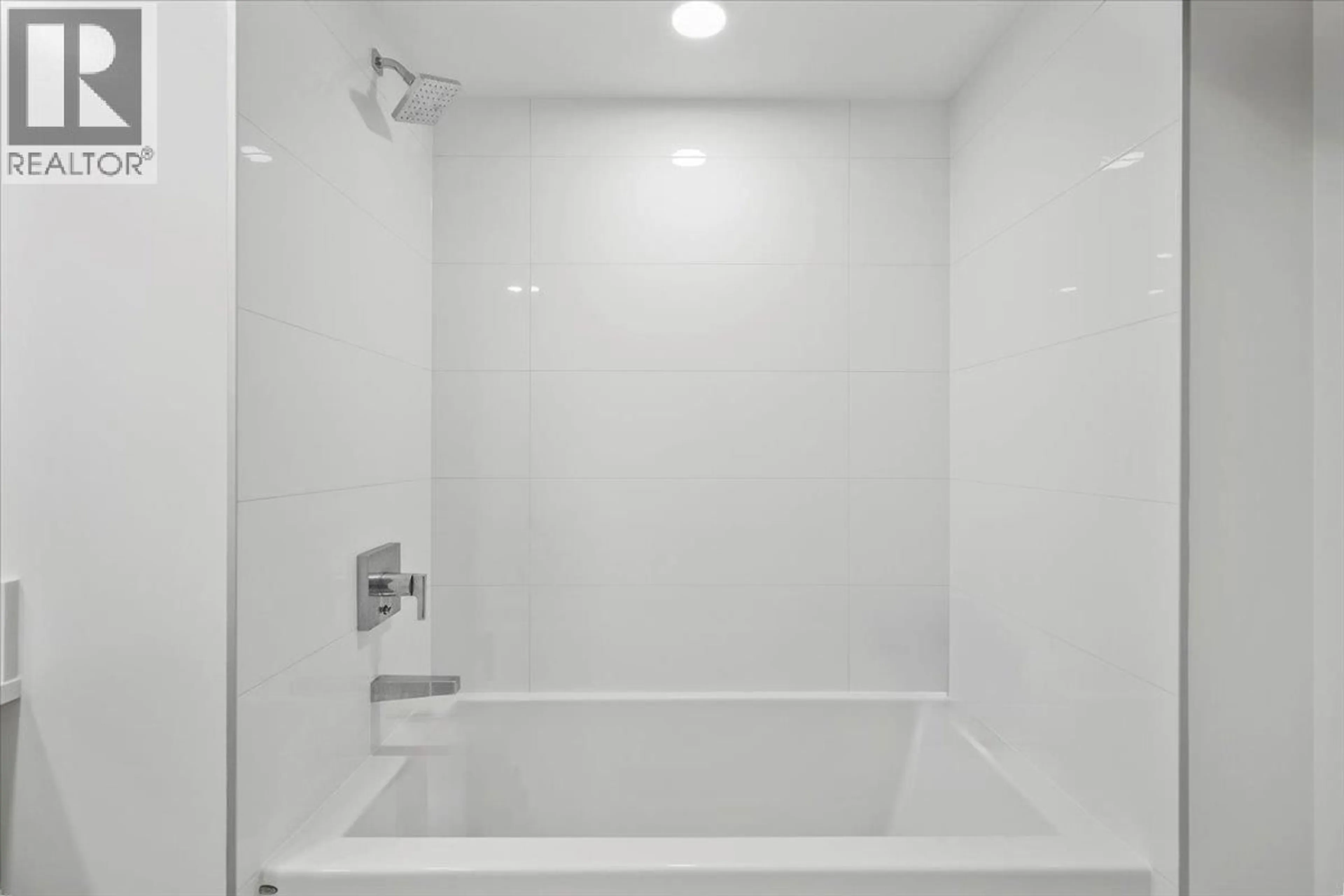 Standard bathroom, ceramic/tile floor for 1001 - 7769 PARK CRESCENT, Burnaby British Columbia V3N0J7