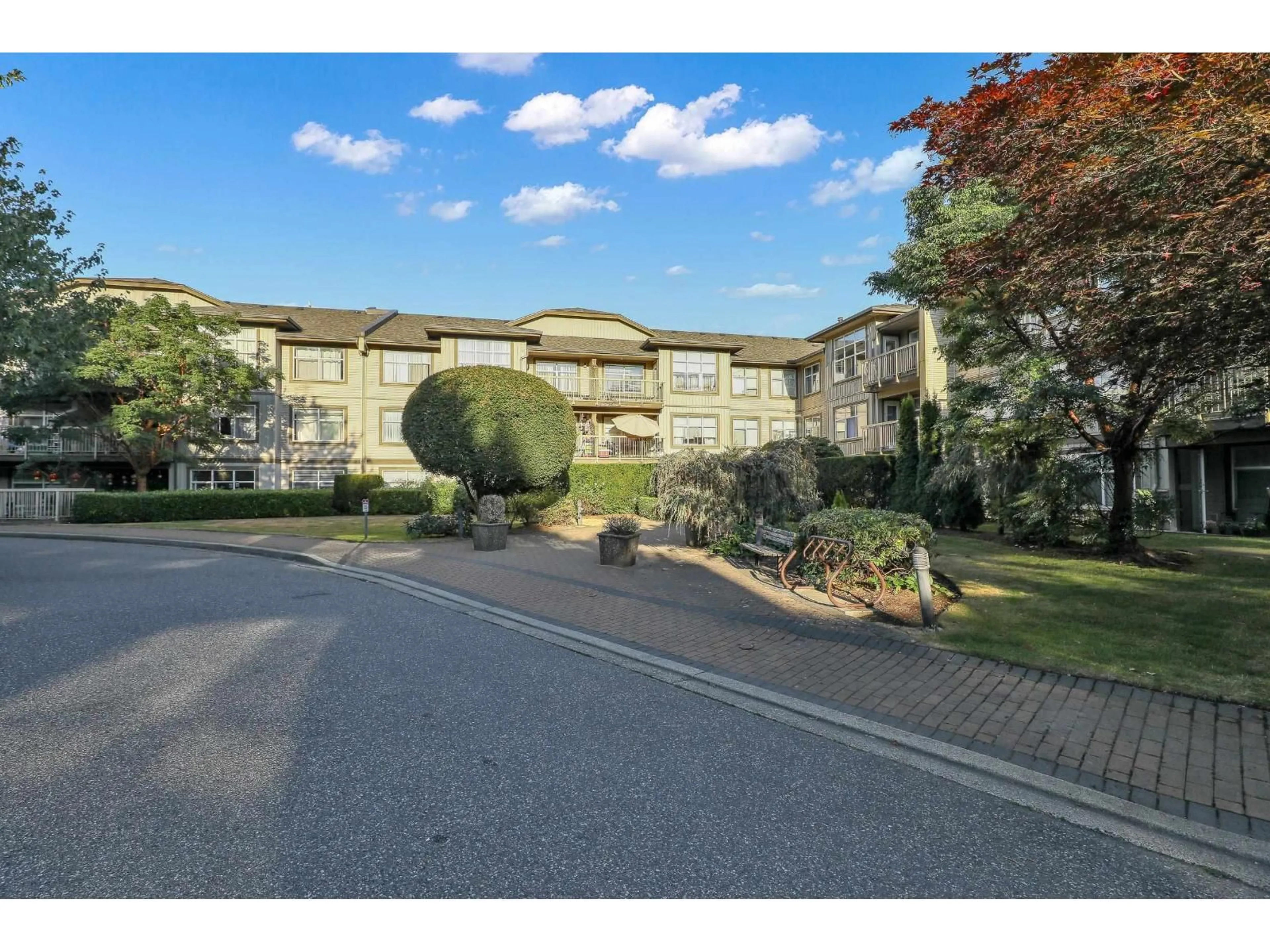 A pic from outside/outdoor area/front of a property/back of a property/a pic from drone, unknown for 114 - 14885 105, Surrey British Columbia V3R2V6
