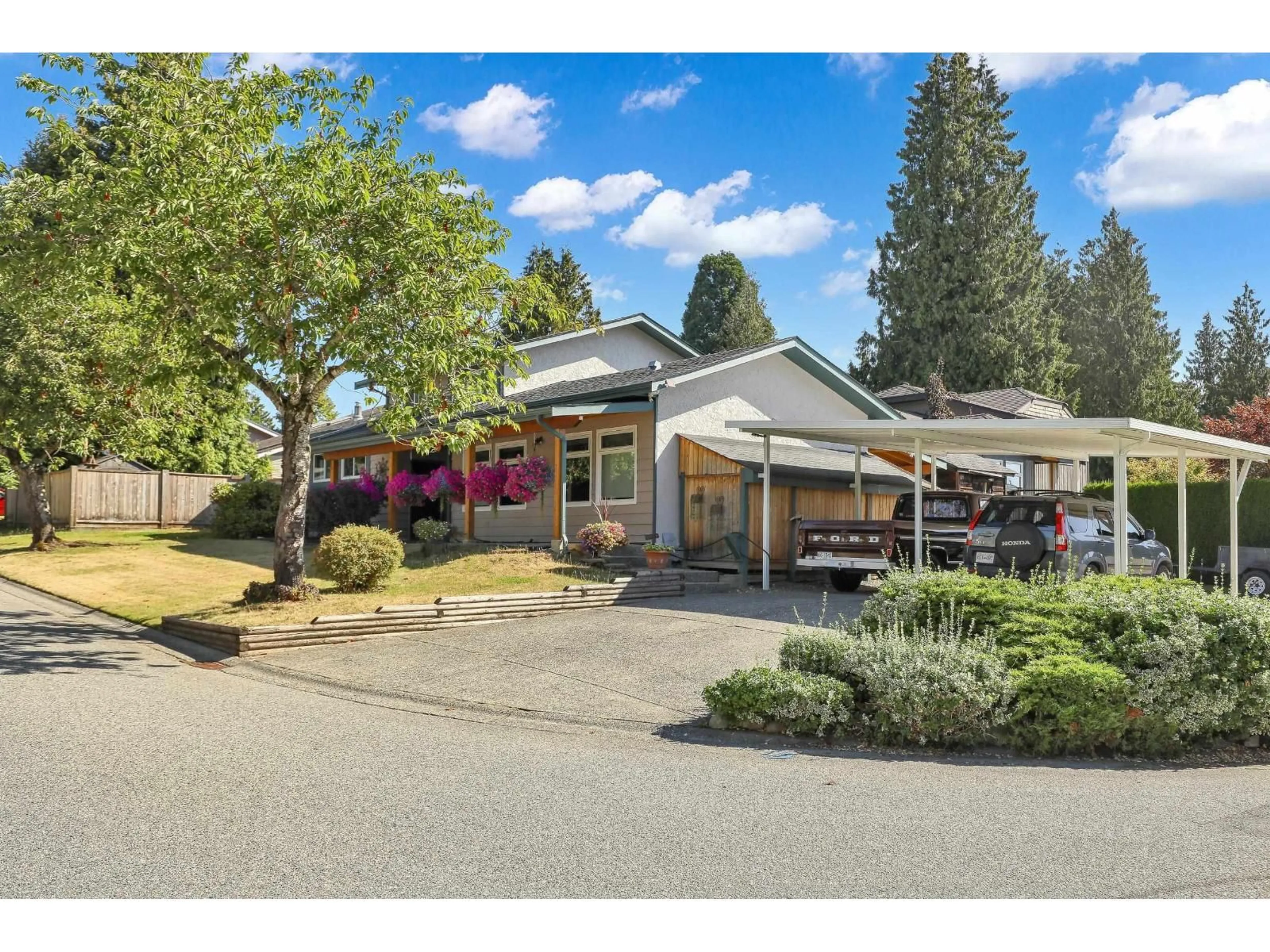 A pic from outside/outdoor area/front of a property/back of a property/a pic from drone, street for 6306 195, Surrey British Columbia V3S7L9