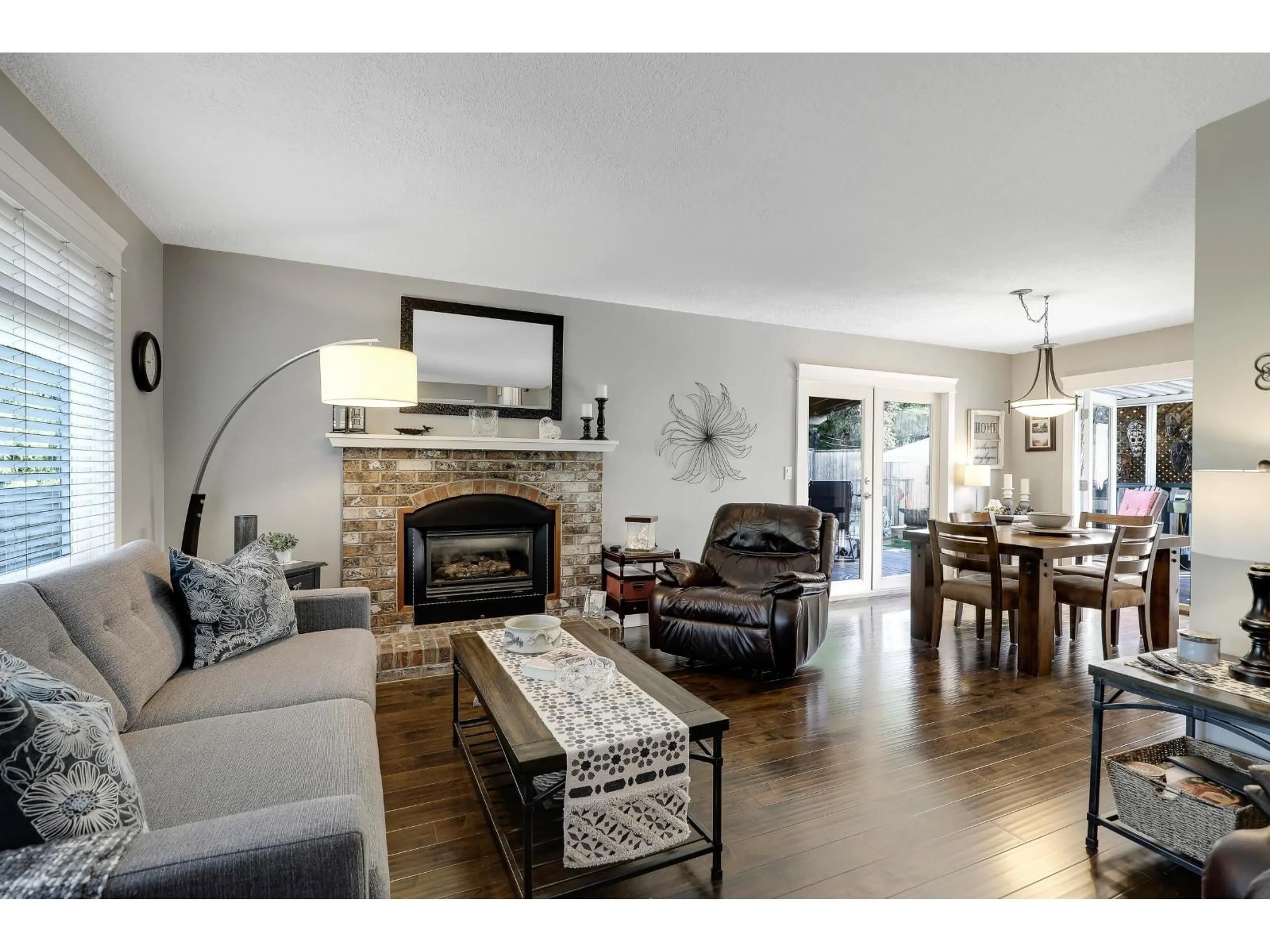 Living room with furniture, unknown for 6306 195, Surrey British Columbia V3S7L9