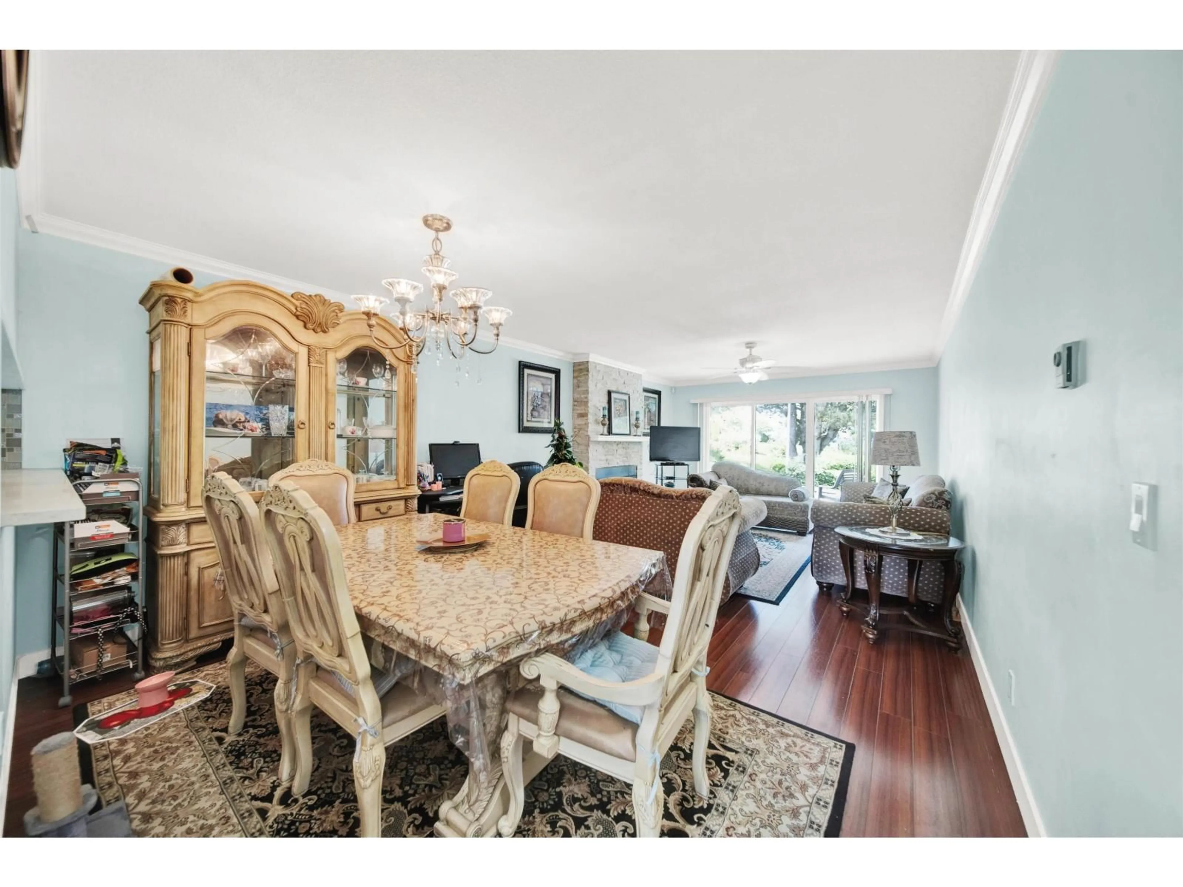 Dining room, wood/laminate floor for 12247 92ND, Surrey British Columbia V3V1G3