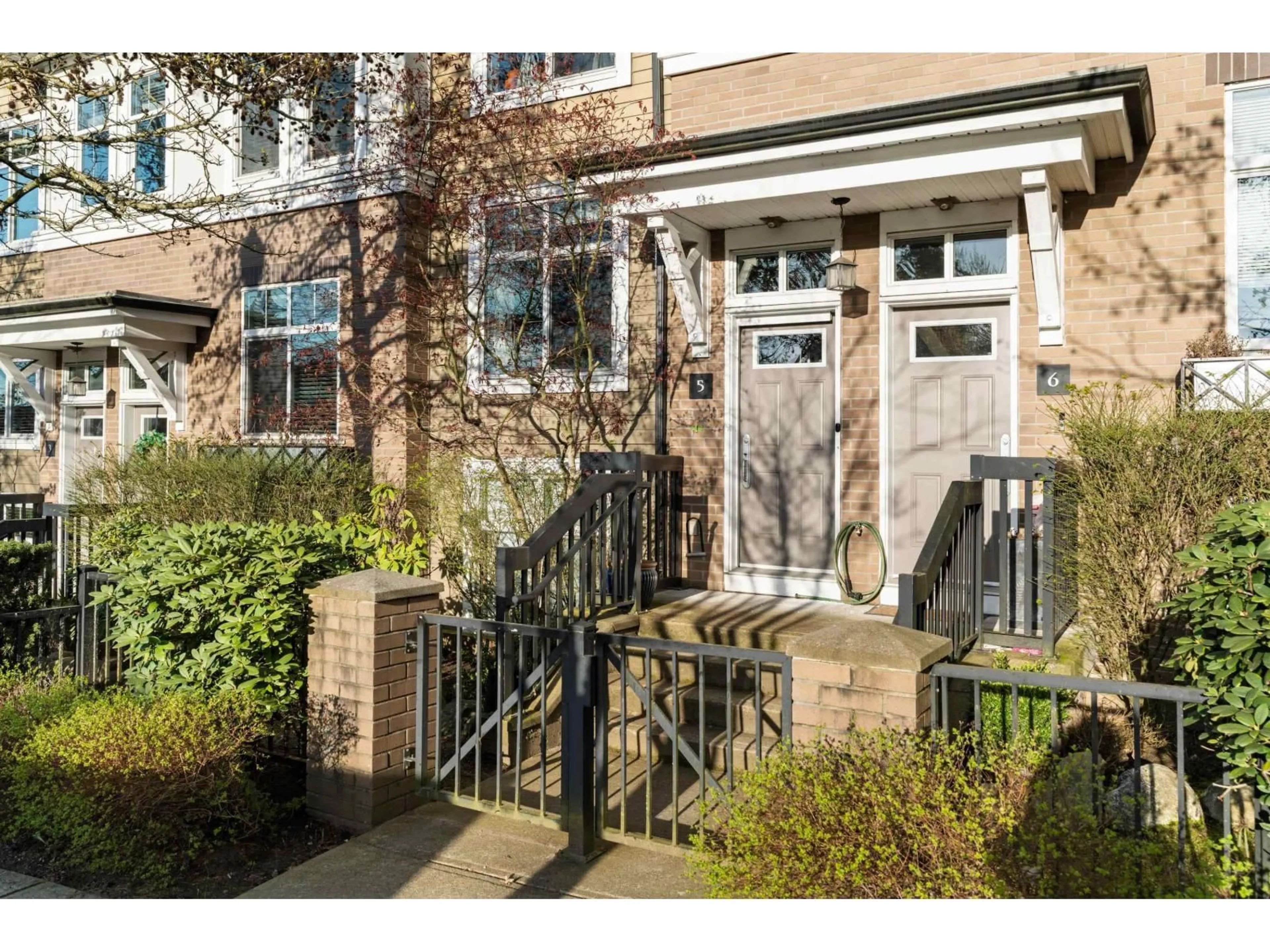 Unknown for 5 - 15833 26TH, White Rock British Columbia V3Z2X5