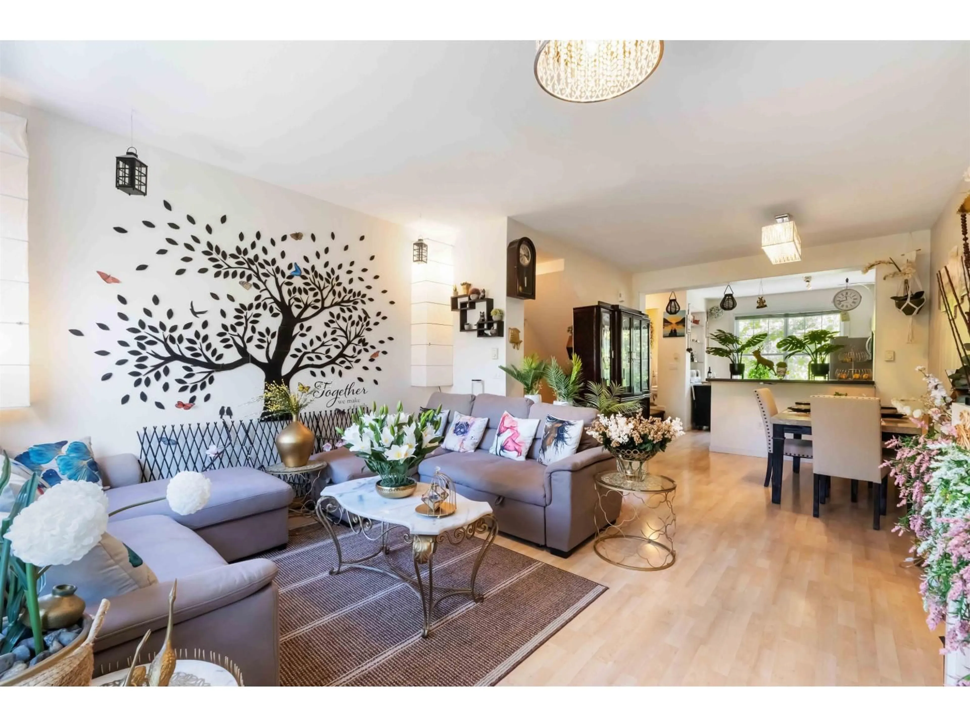 Living room with furniture, wood/laminate floor for 54 - 15075 60, Surrey British Columbia V3S1S1
