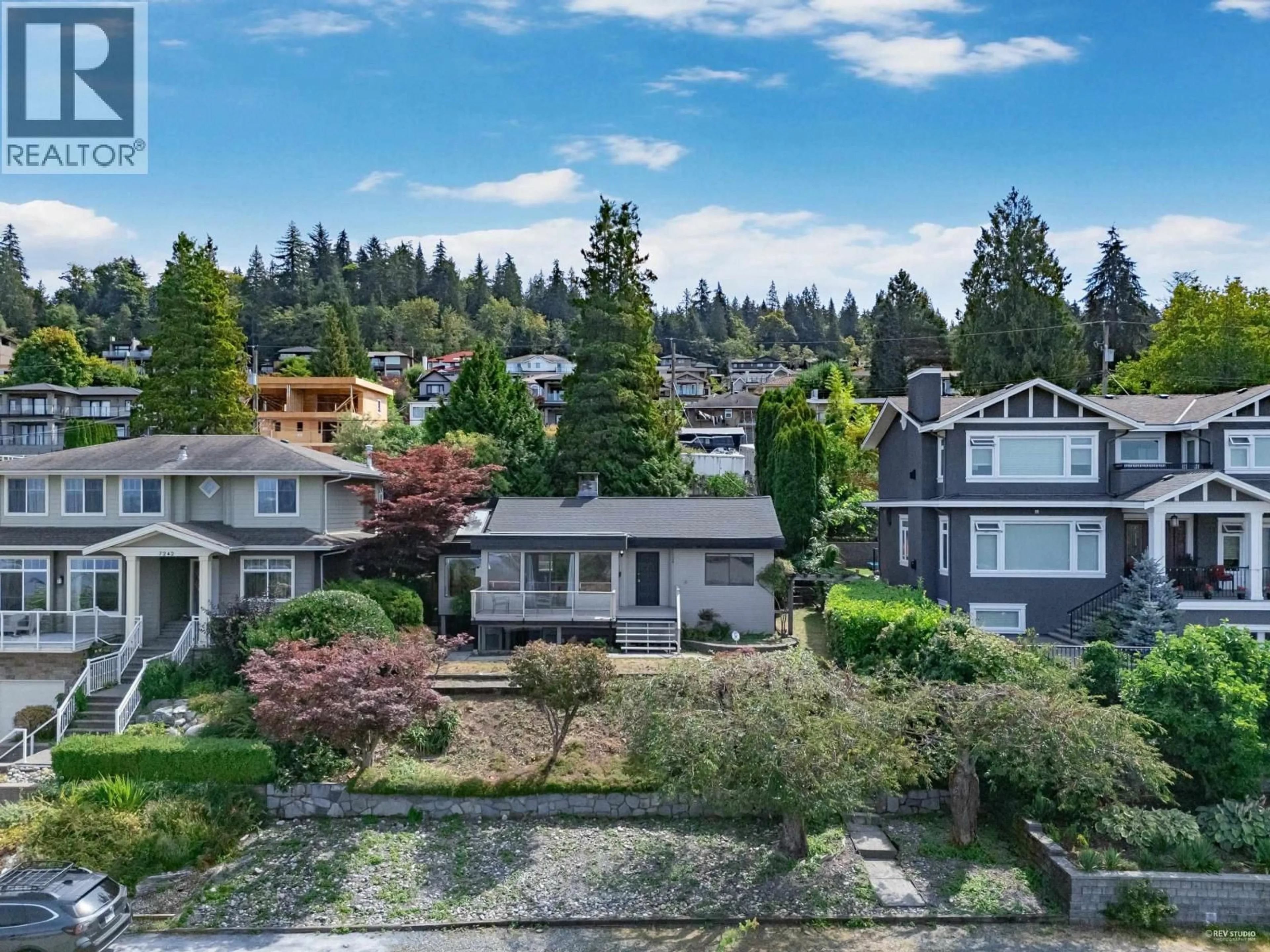 A pic from outside/outdoor area/front of a property/back of a property/a pic from drone, mountain view for 7238 BRAESIDE DRIVE, Burnaby British Columbia V5A1E8