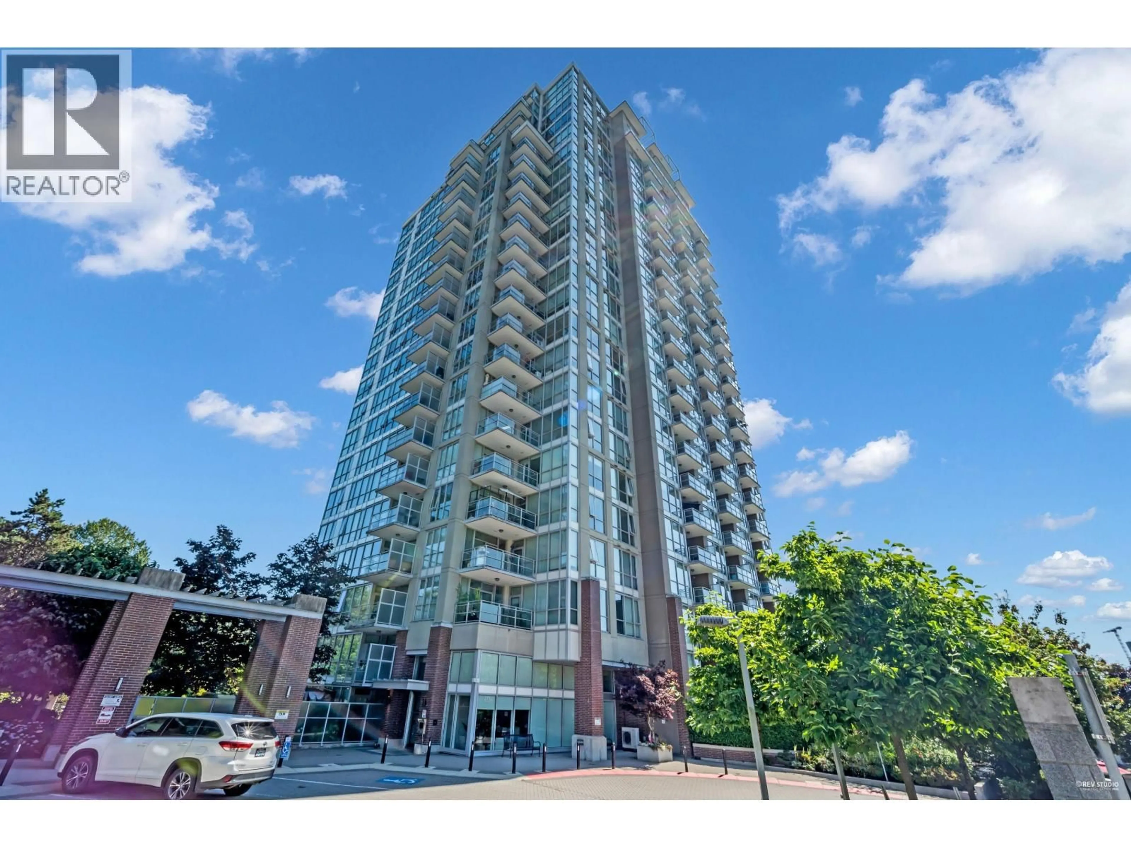 Indoor foyer for 305 - 271 FRANCIS WAY, New Westminster British Columbia V3L0H2
