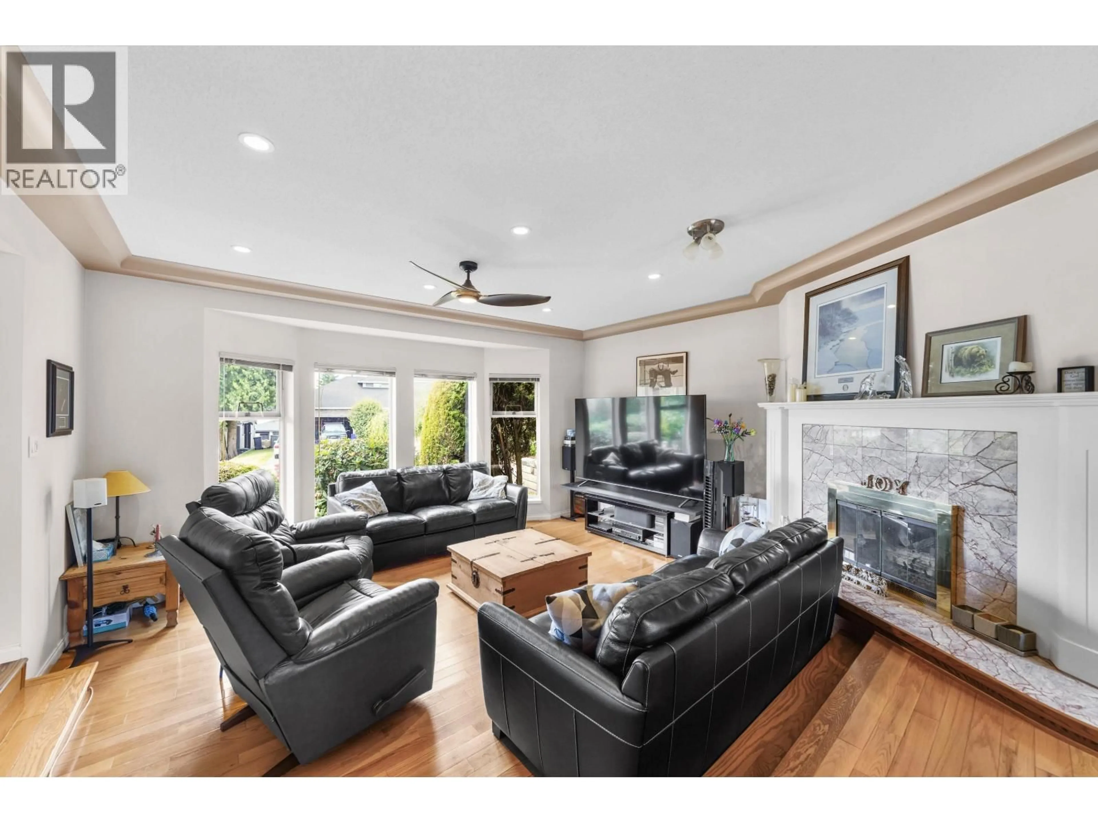 Living room with furniture, unknown for 2215 SORRENTO DRIVE, Coquitlam British Columbia V3K6H6