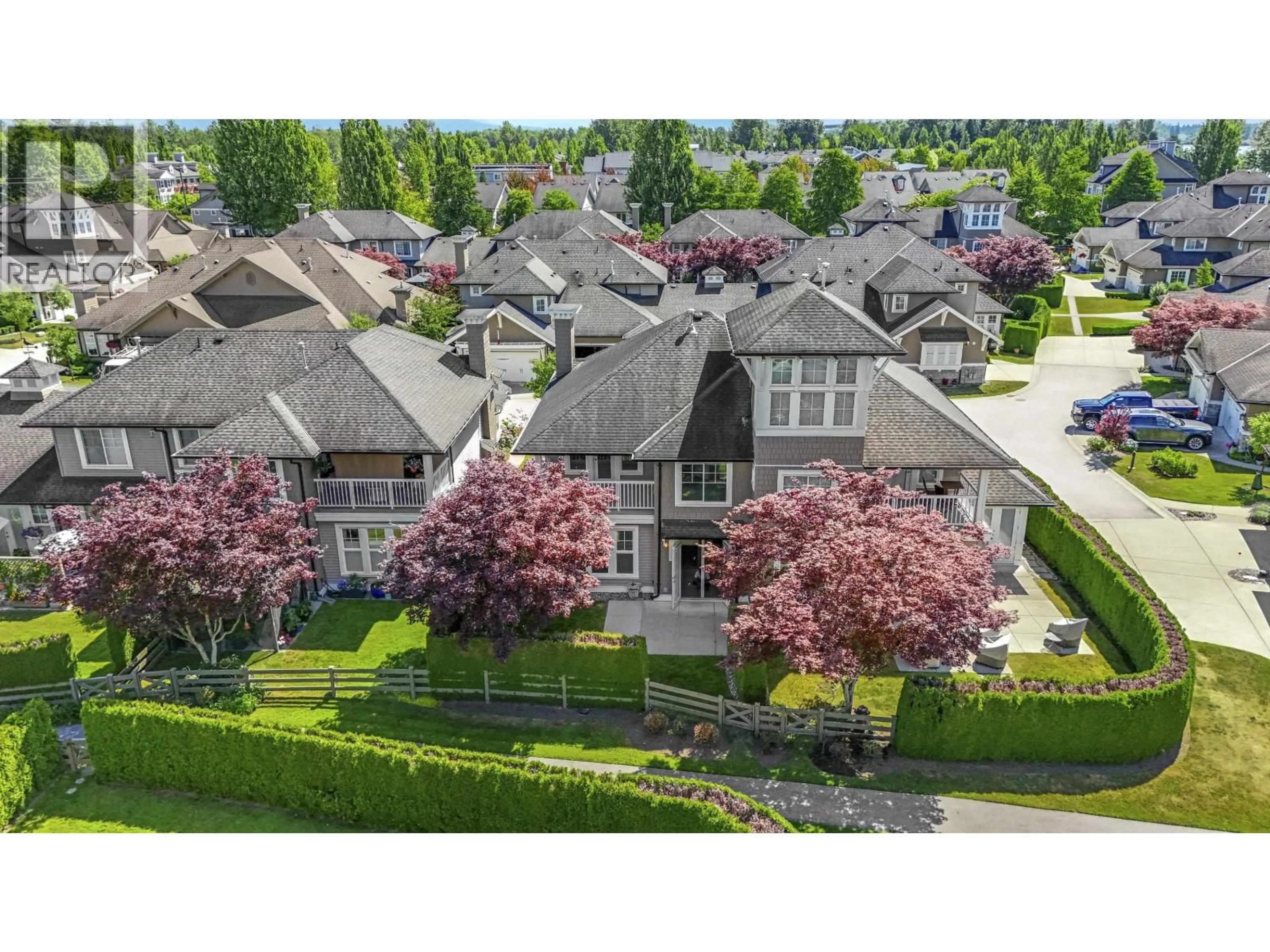 A pic from outside/outdoor area/front of a property/back of a property/a pic from drone, street for 32 - 19452 FRASER WAY, Pitt Meadows British Columbia V3Y0A3