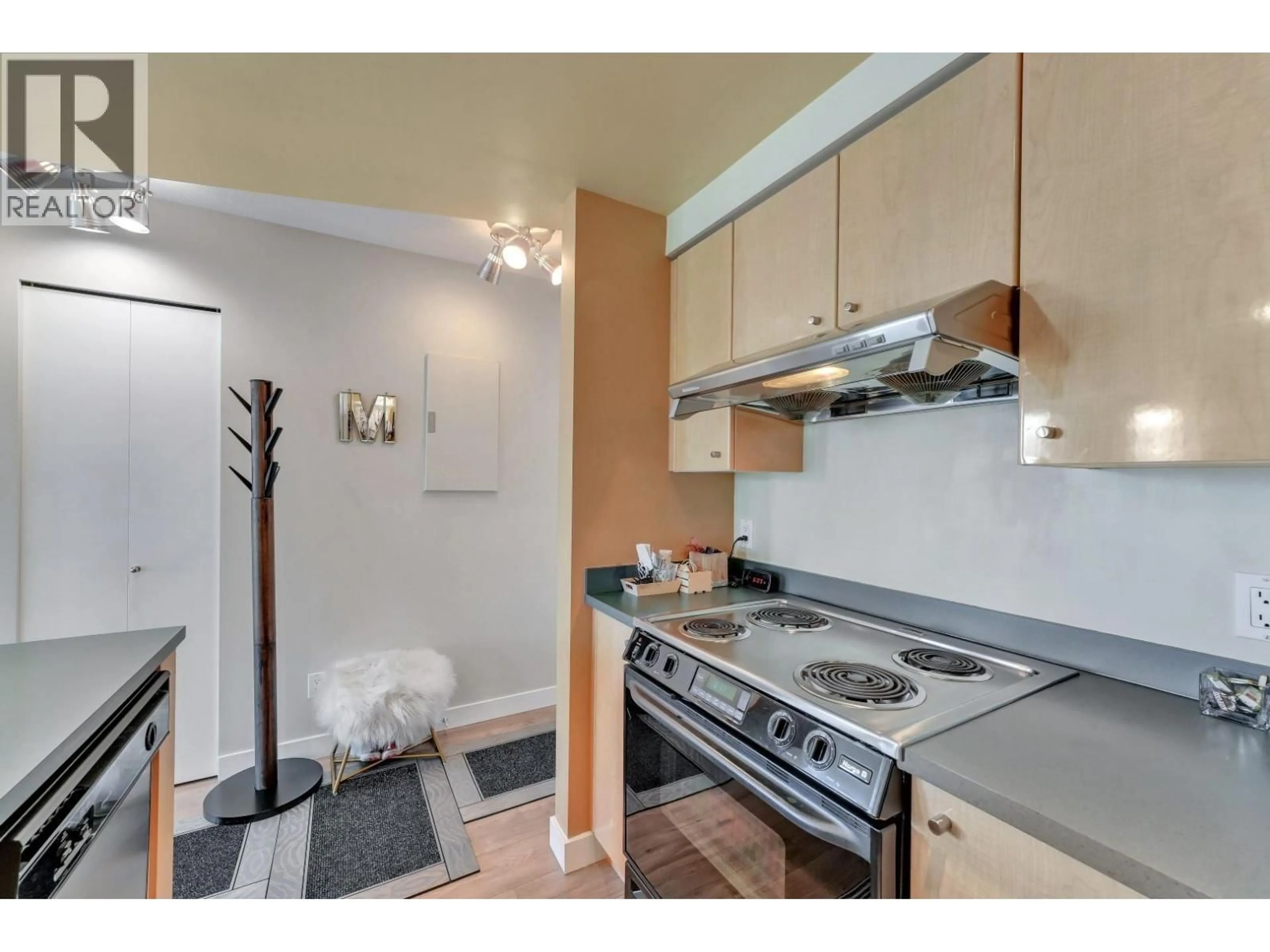 Standard kitchen, unknown for 3509 - 1009 EXPO BOULEVARD, Vancouver British Columbia V6Z2V9