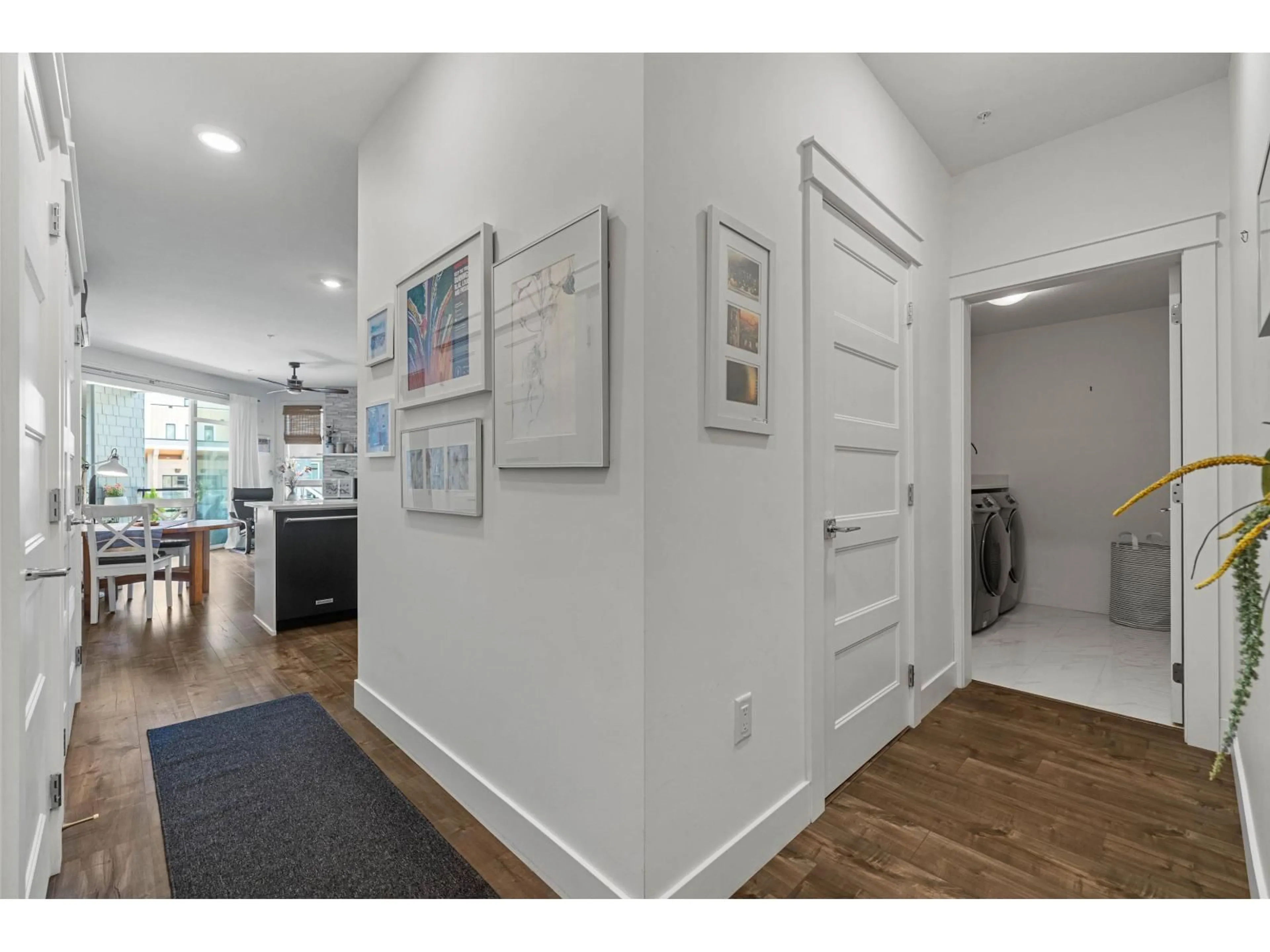 Indoor entryway for 211 - 5380 TYEE LANE, Chilliwack British Columbia V2R6B6