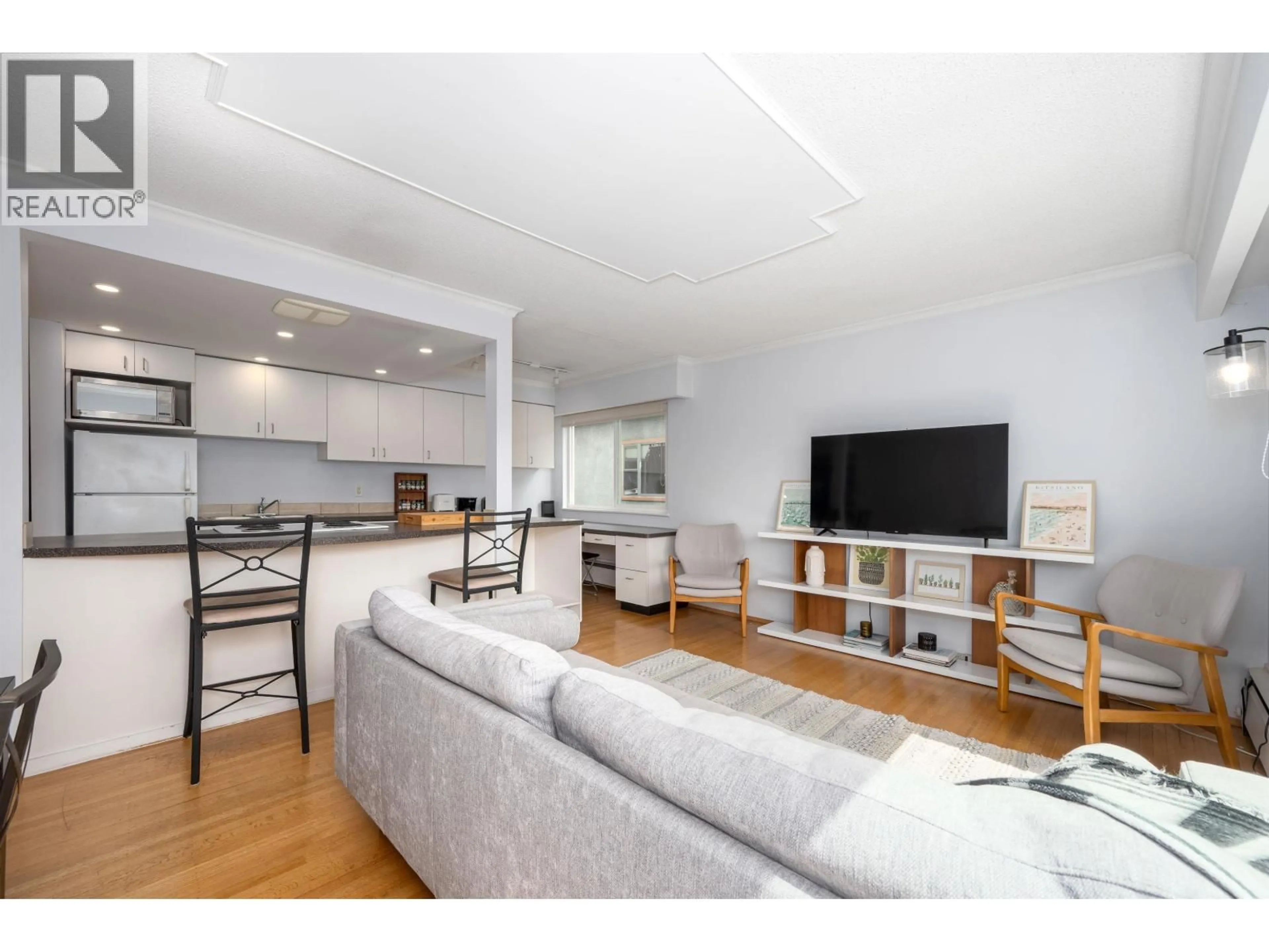 Living room with furniture, unknown for 8 - 1235 10TH AVENUE, Vancouver British Columbia V6H1J5