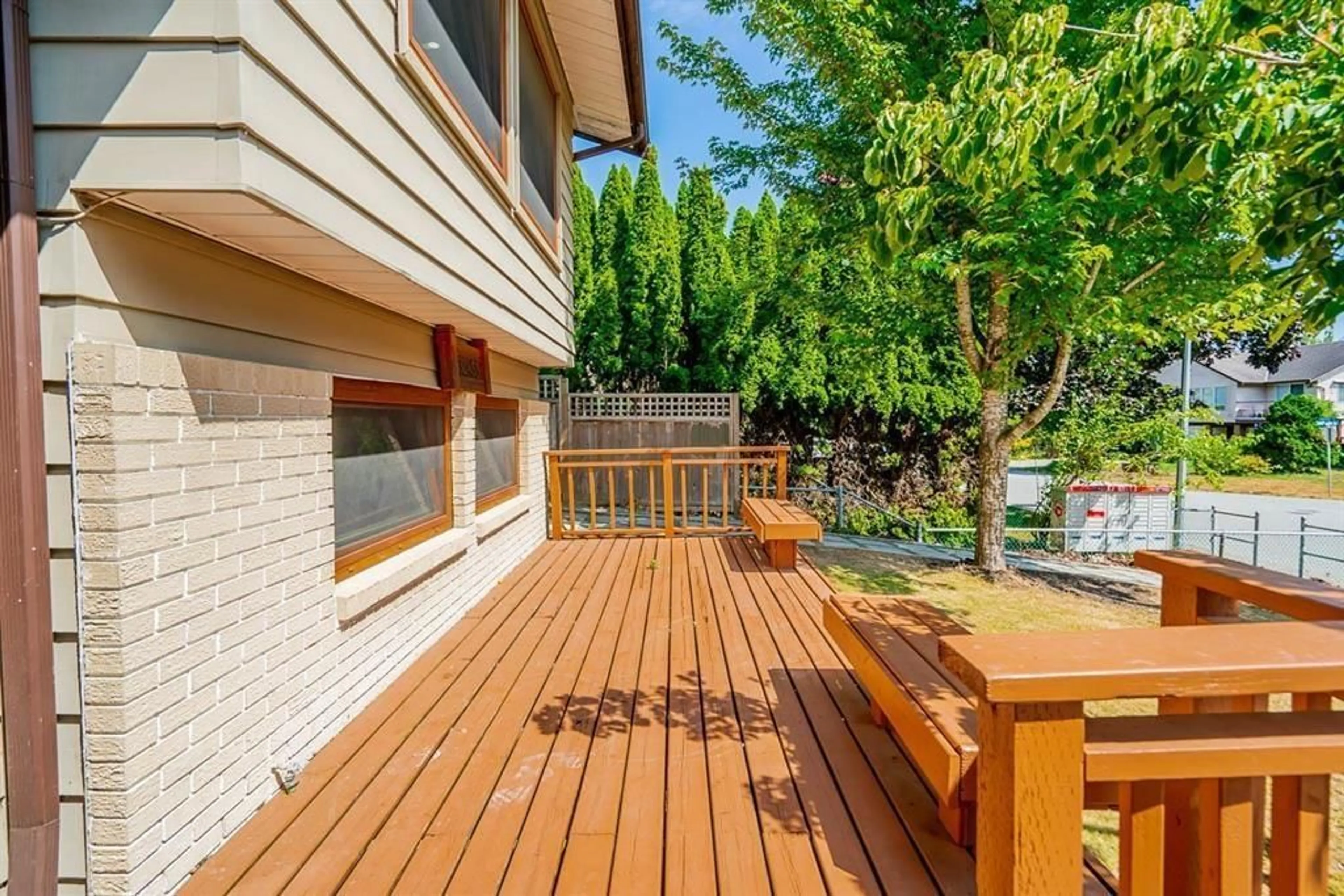 Patio, street for 32855 HARWOOD, Abbotsford British Columbia V2S7A6