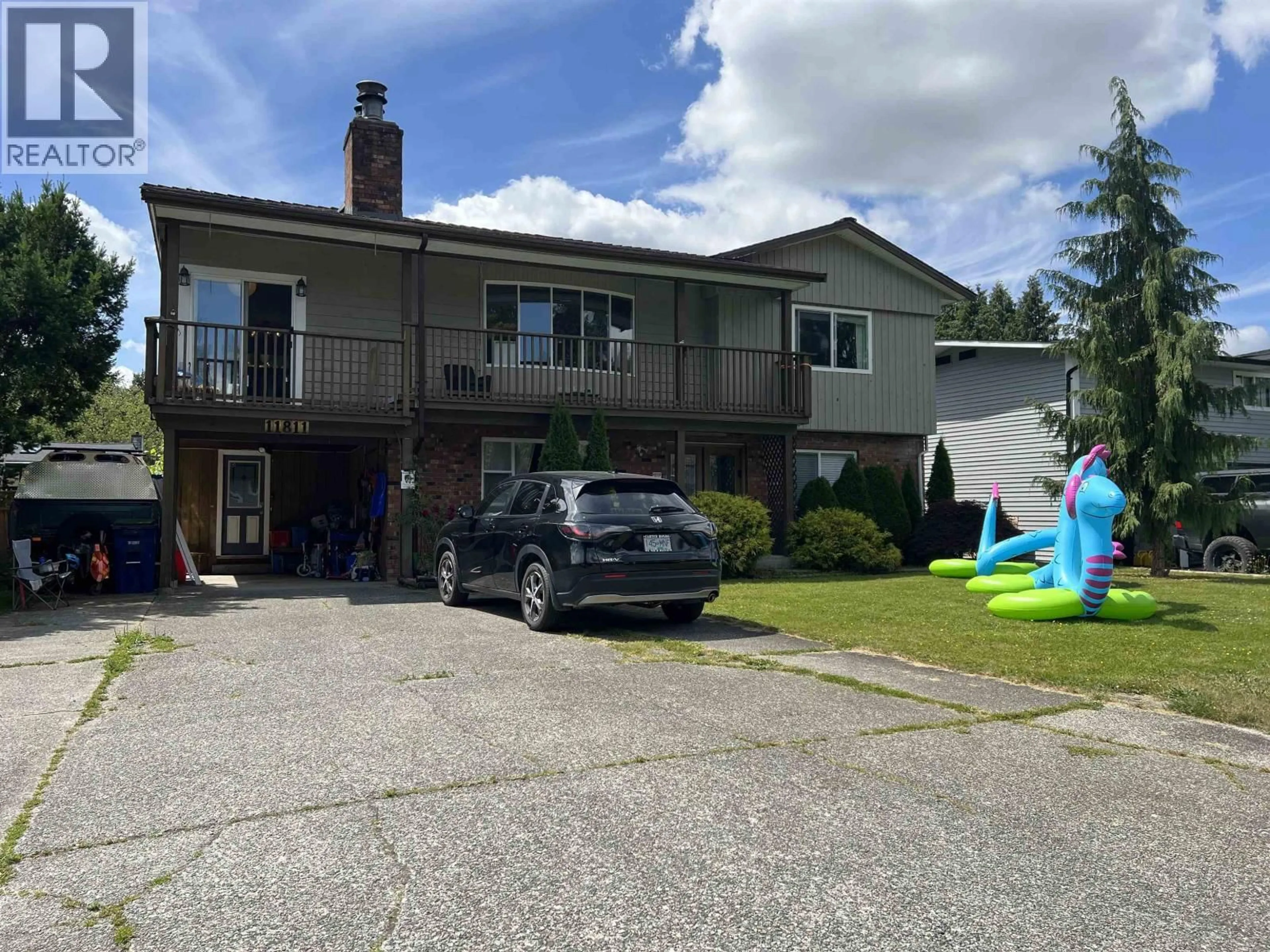 A pic from outside/outdoor area/front of a property/back of a property/a pic from drone, street for 11811 GEE STREET, Maple Ridge British Columbia V2X7L8