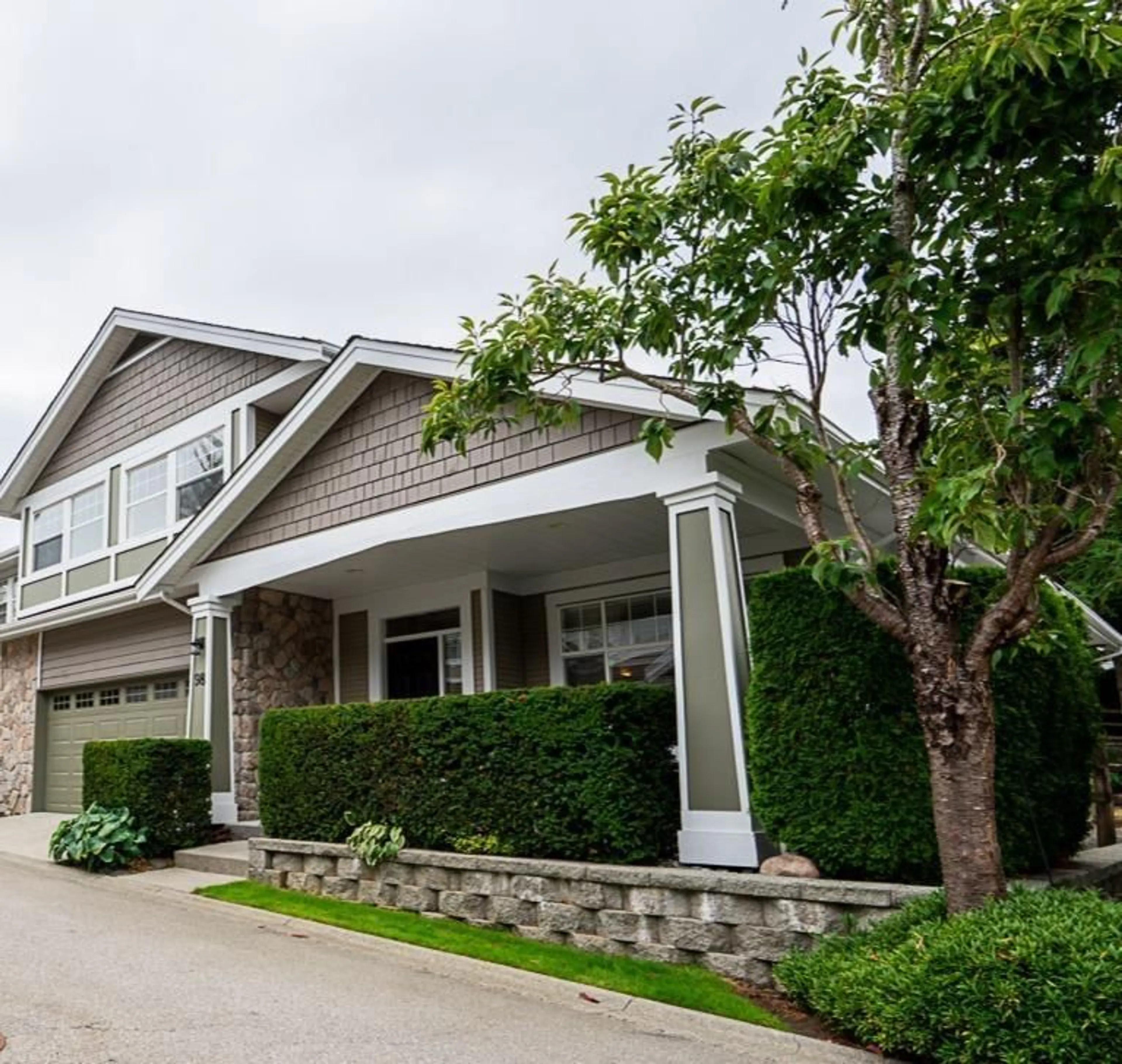 Home with vinyl exterior material, street for 98 - 3500 144, Surrey British Columbia V4P3J6