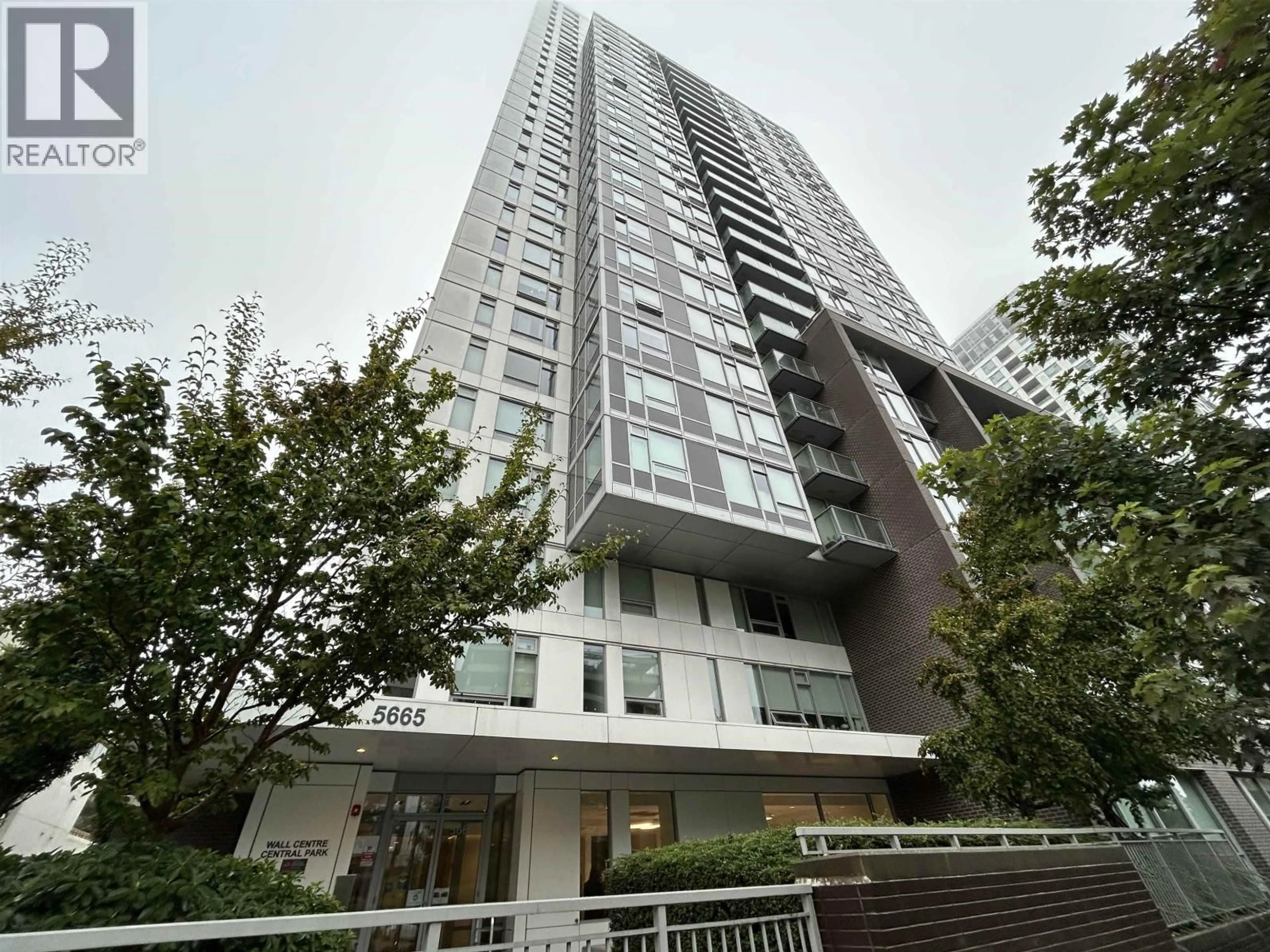 Indoor foyer for 613 - 5665 BOUNDARY ROAD, Vancouver British Columbia V5R0E4