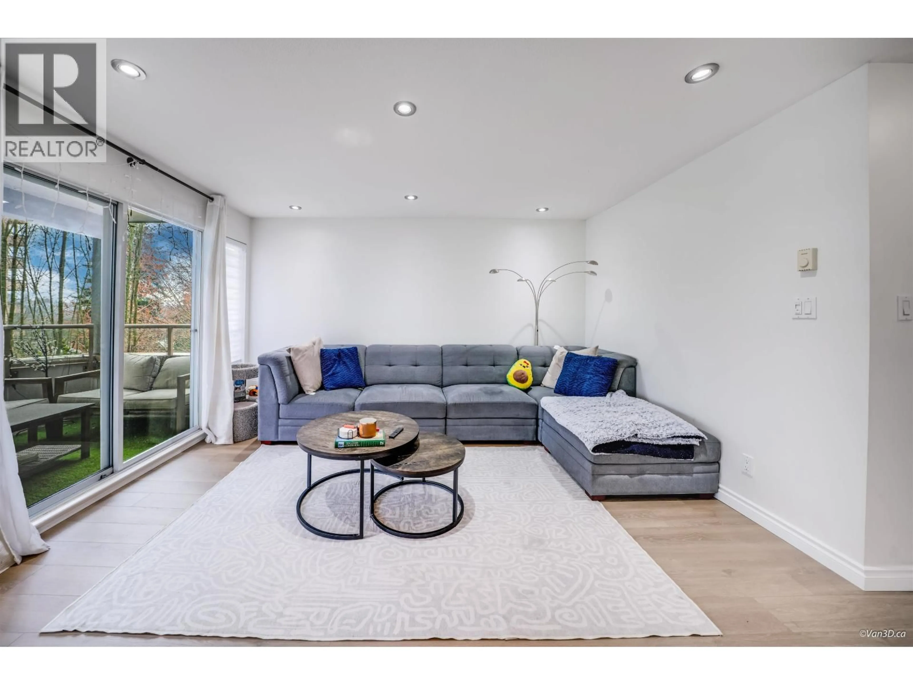 Living room with furniture, unknown for 301 - 525 AUSTIN AVENUE, Coquitlam British Columbia V3K3M6