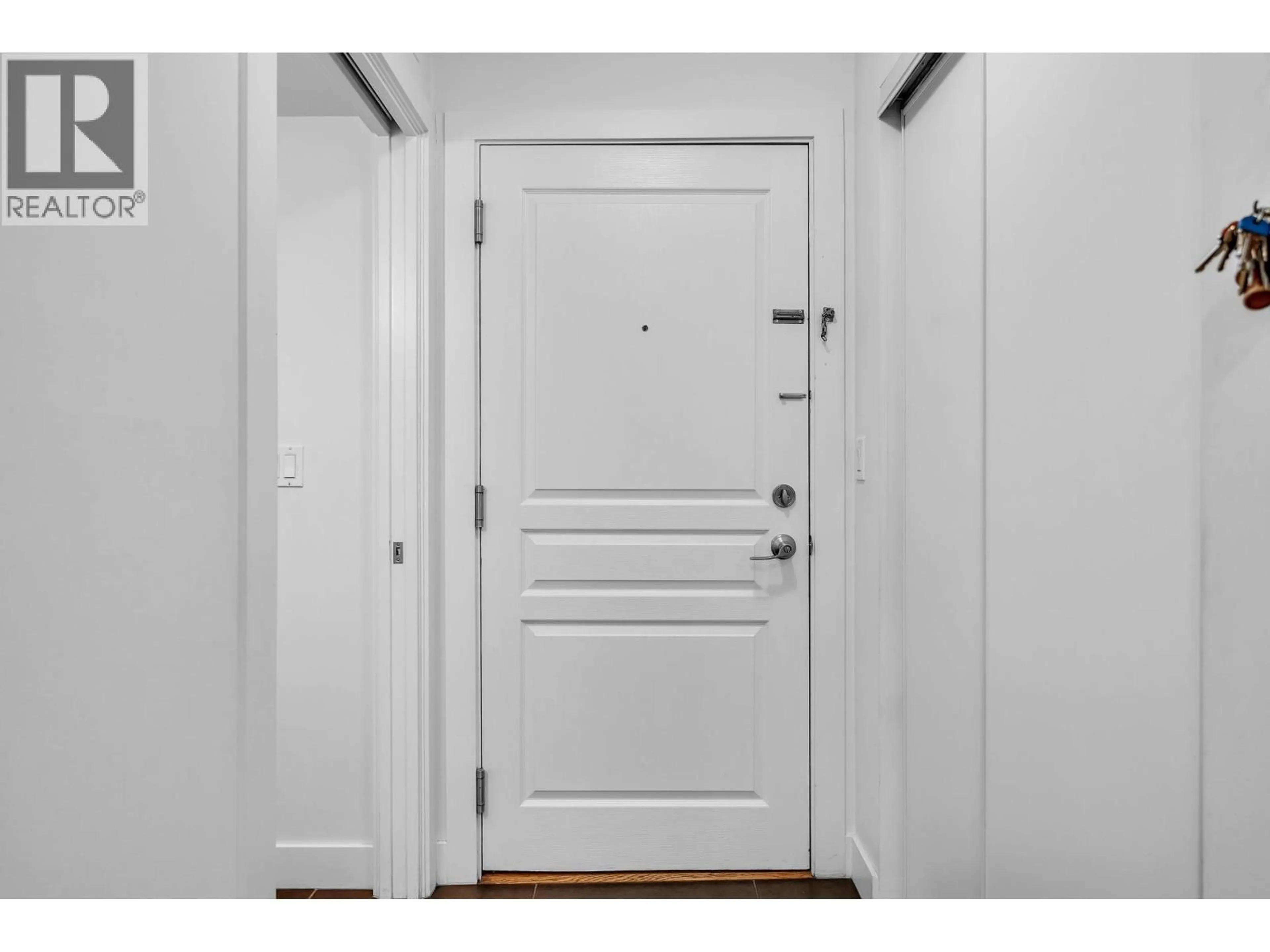 Indoor entryway for 204 - 4550 FRASER STREET, Vancouver British Columbia V5V4G8