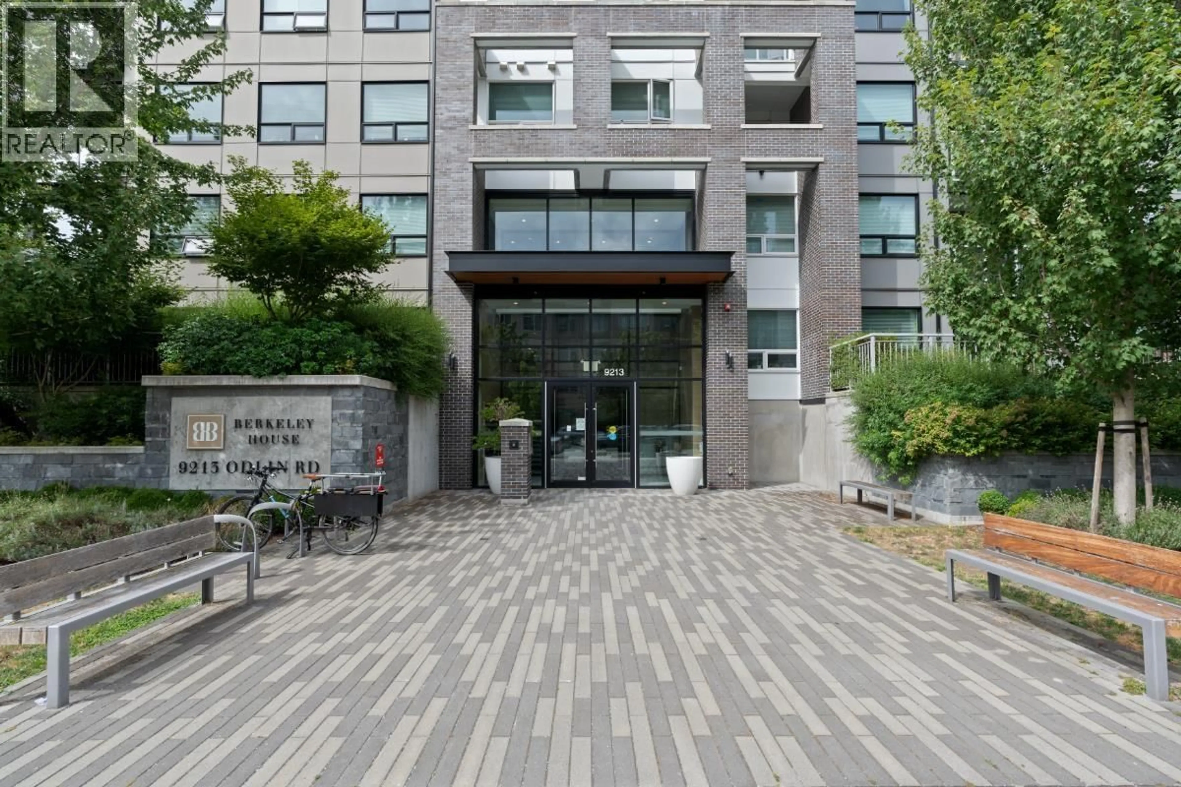 Indoor foyer for 225 - 9213 ODLIN ROAD, Richmond British Columbia V6X0V5