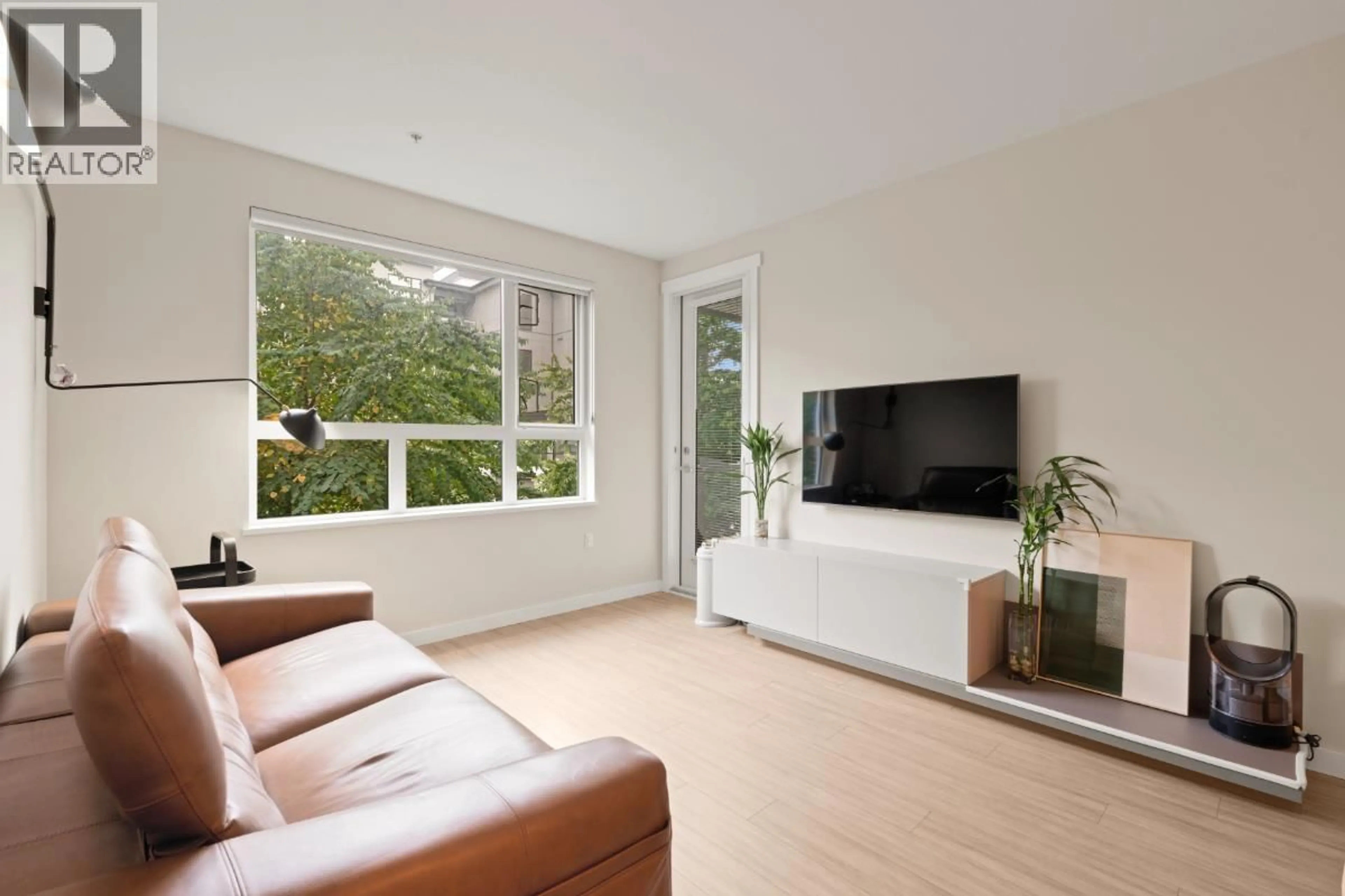 Living room with furniture, unknown for 225 - 9213 ODLIN ROAD, Richmond British Columbia V6X0V5