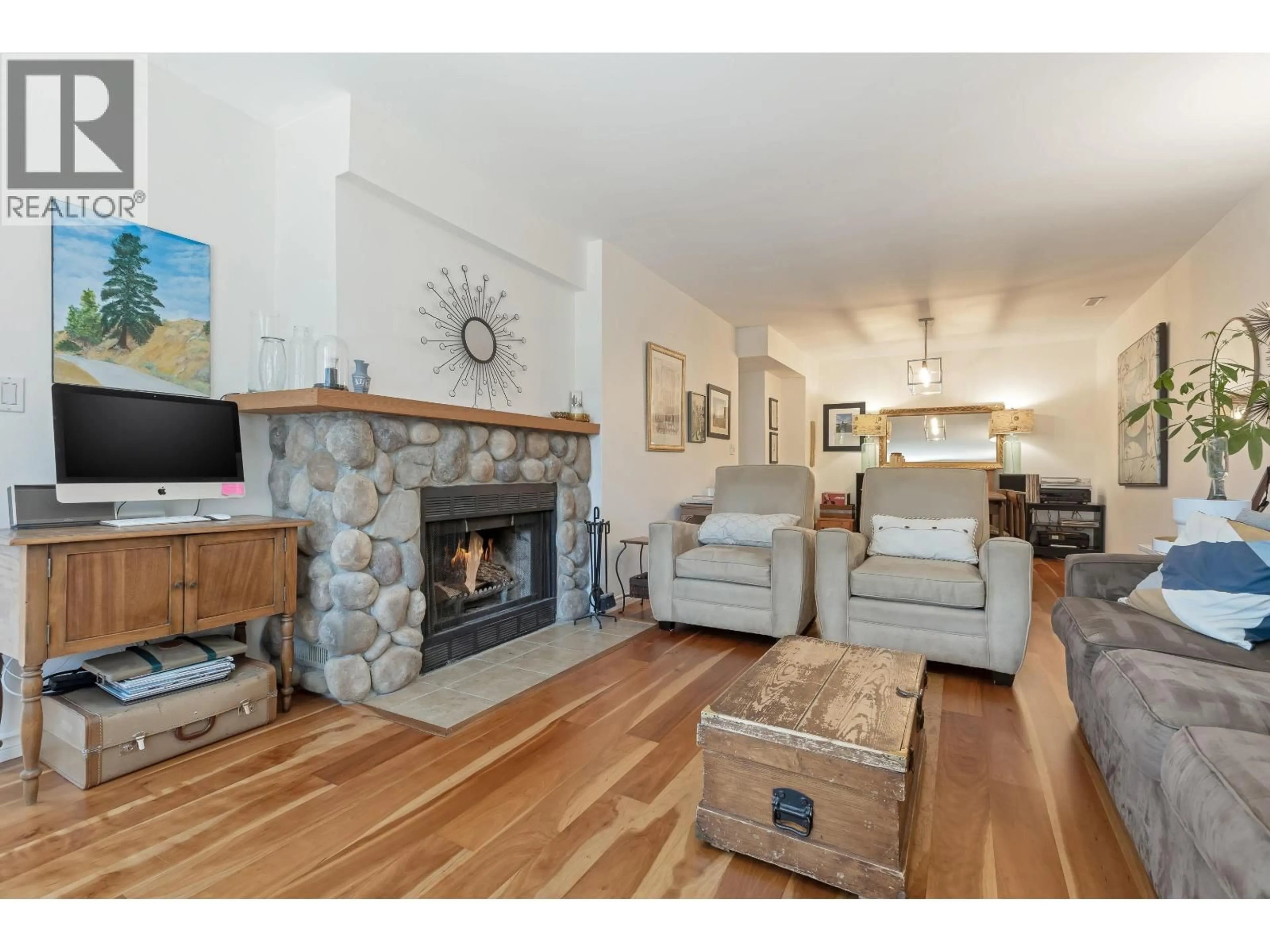 Living room with furniture, wood/laminate floor for 43 - 1140 FALCON DRIVE, Coquitlam British Columbia V3E2K1