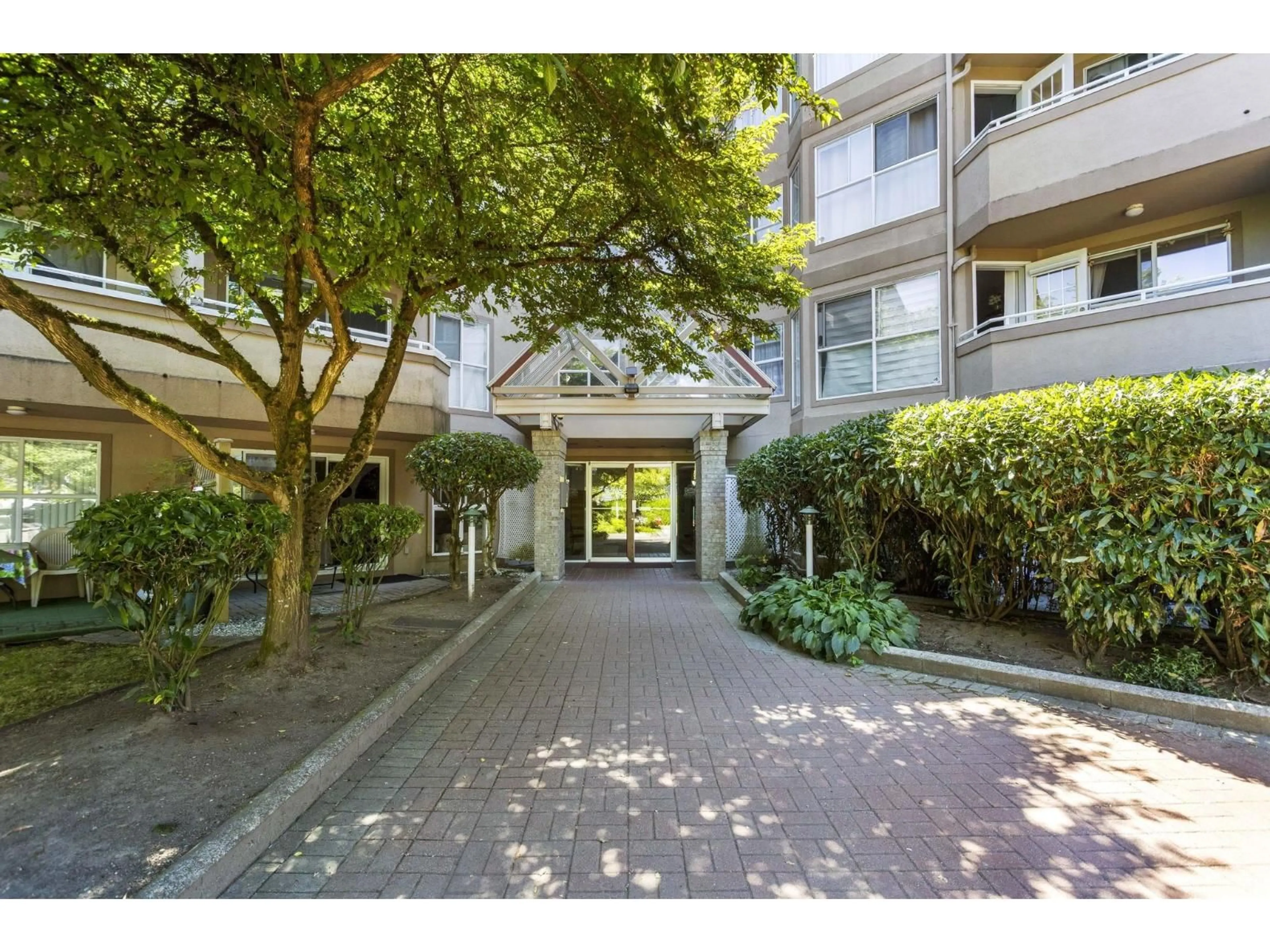 Indoor foyer for 310 - 7435 121A, Surrey British Columbia V3W0W8